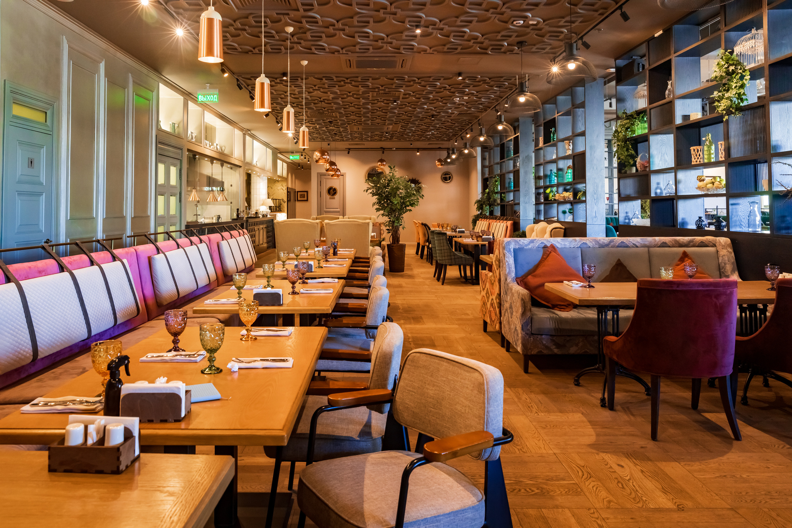 Съемка интерьера для ресторана и караоке-бара Долина 5165. Интерьеры, Контент, Портреты | Фотограф в Москве Дани Терно