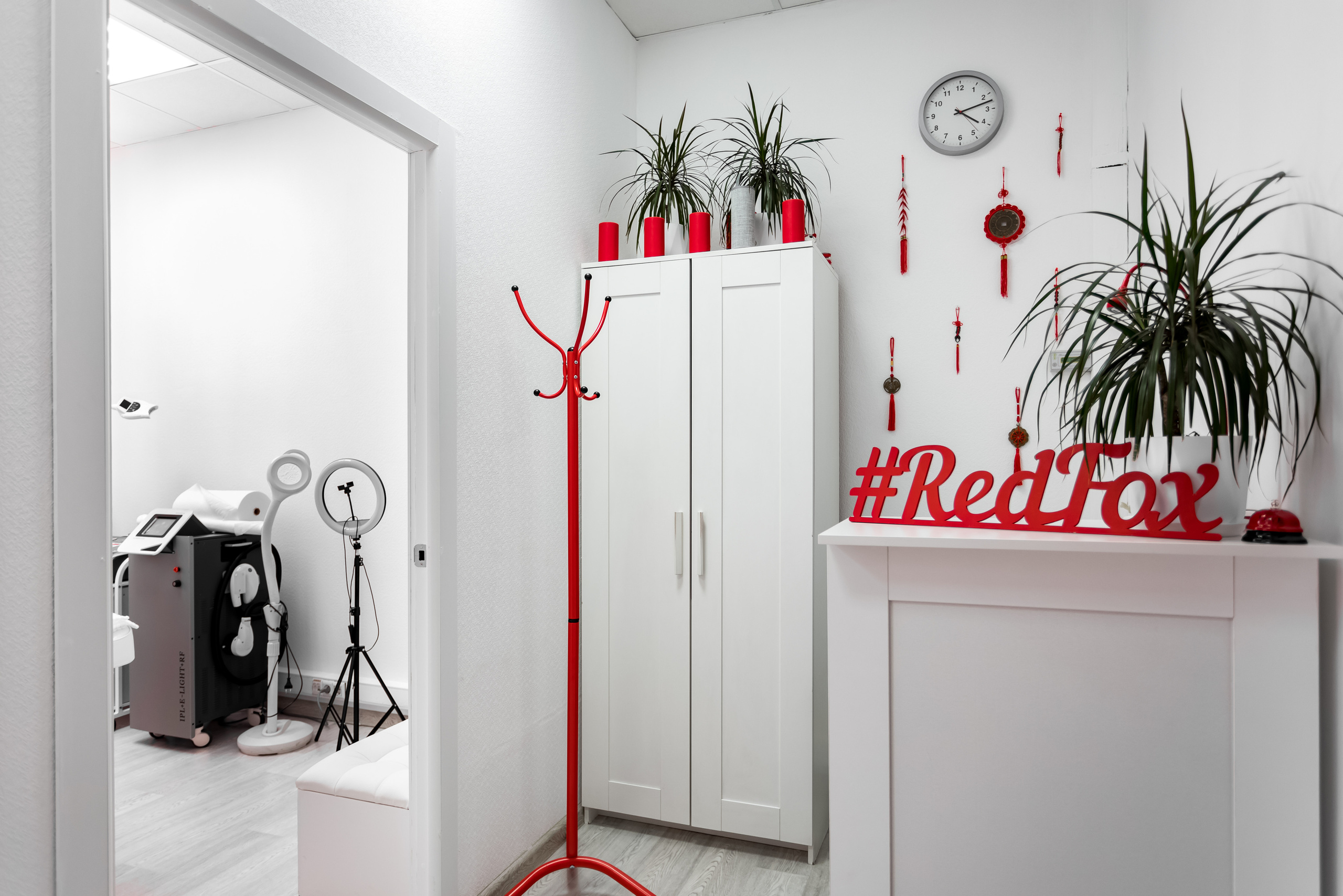 Съемка для кабинета аппаратной косметологии Red Fox на Маросейке. Интерьеры, Контент, Портреты | Фотограф в Москве Дани Терно