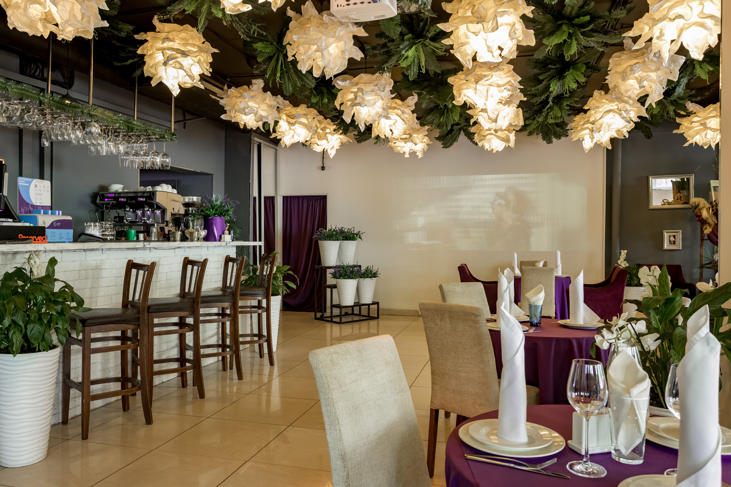 Съемка интерьера для ресторана Lavande на улице Ватутина. Интерьеры, Контент, Портреты | Фотограф в Москве Дани Терно