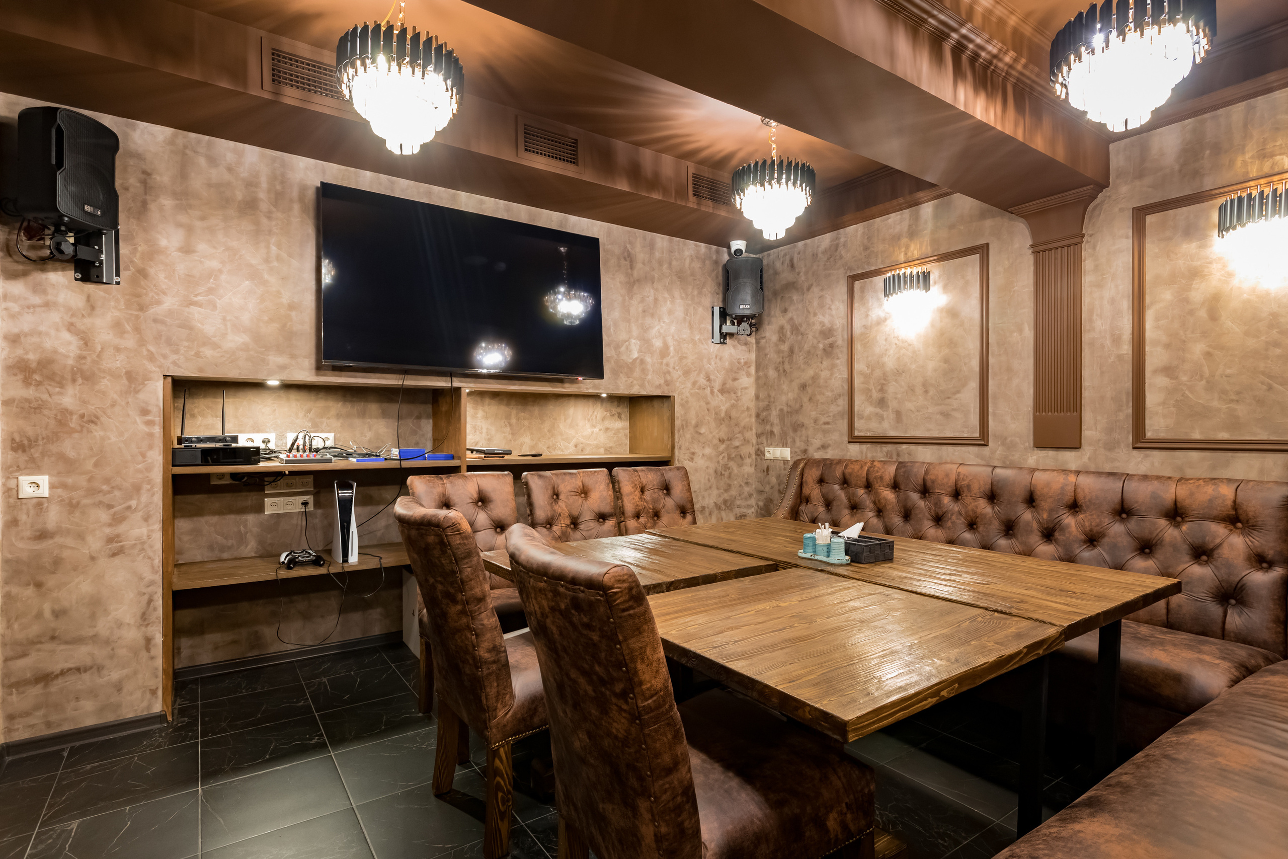 Съемка интерьера для ресторана Avadan на Большой Семеновской. Интерьеры, Контент, Портреты | Фотограф в Москве Дани Терно