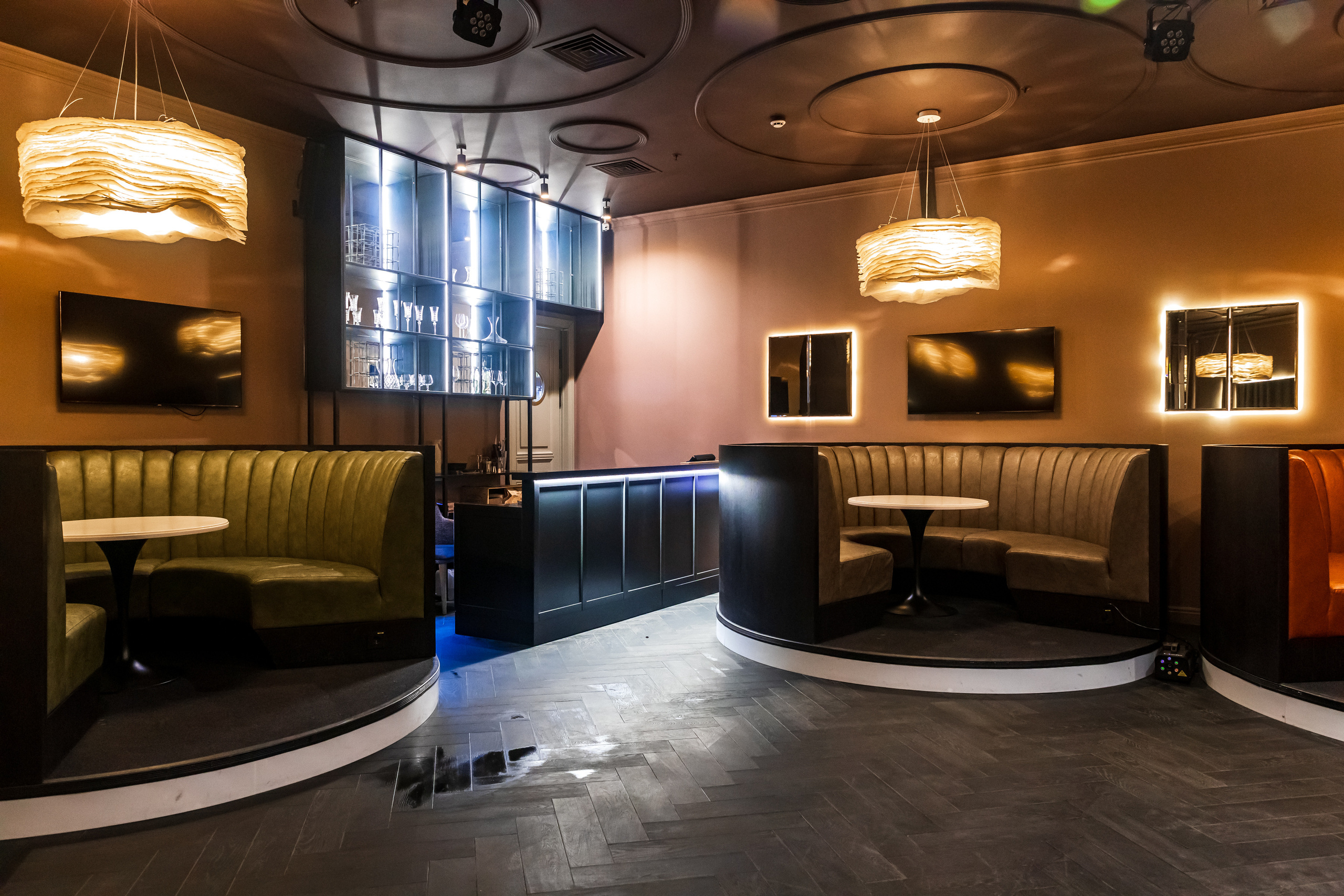 Съемка интерьера для ресторана и караоке-бара Долина 5165. Интерьеры, Контент, Портреты | Фотограф в Москве Дани Терно