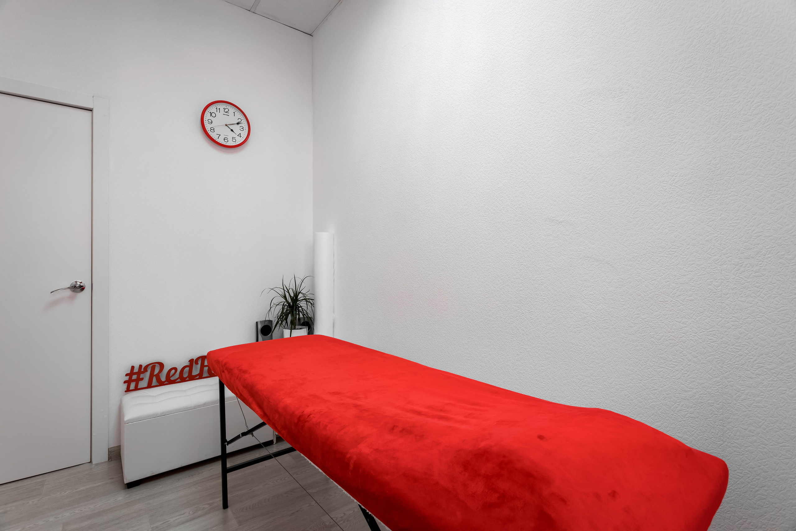 Съемка для кабинета аппаратной косметологии Red Fox на Маросейке. Интерьеры, Контент, Портреты | Фотограф в Москве Дани Терно