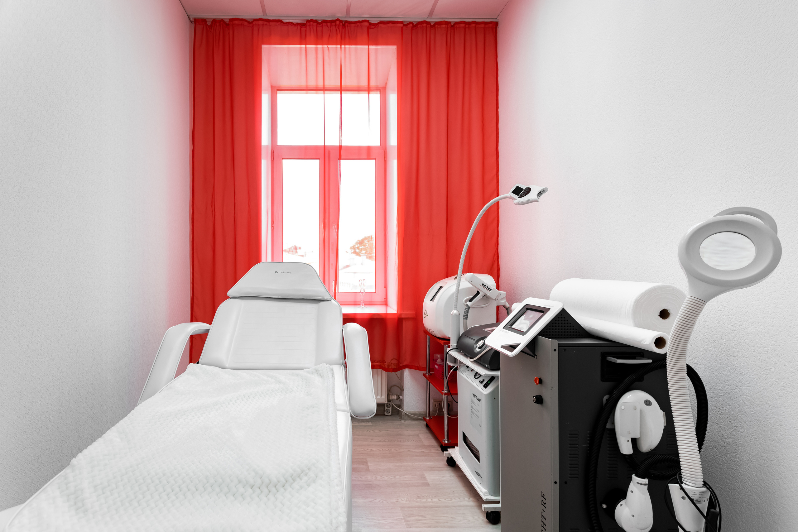 Съемка для кабинета аппаратной косметологии Red Fox на Маросейке. Интерьеры, Контент, Портреты | Фотограф в Москве Дани Терно