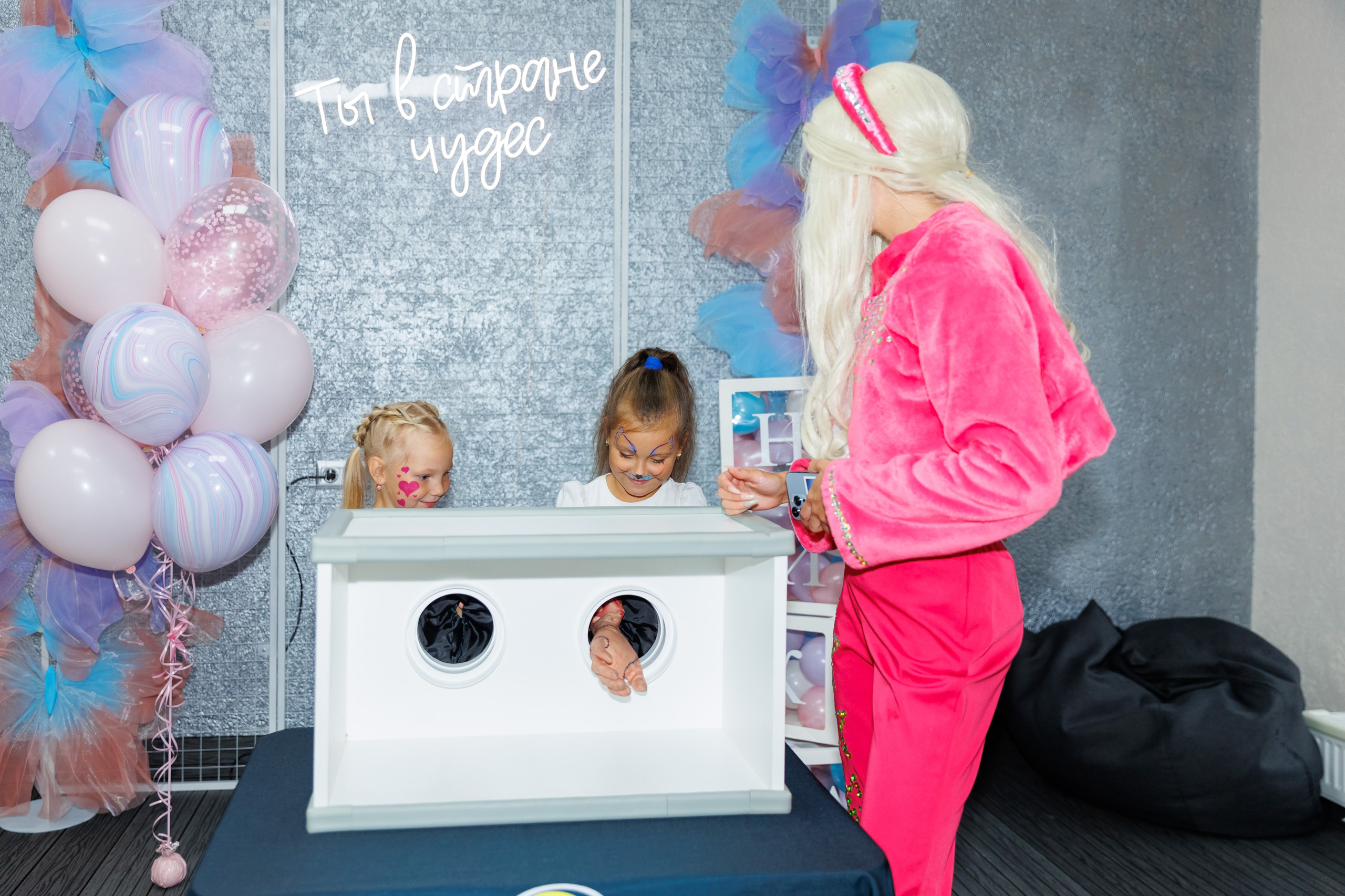 Детский лофт Алиса в стране чудес. Женский фотограф в Новосибирске Наталья Гресь