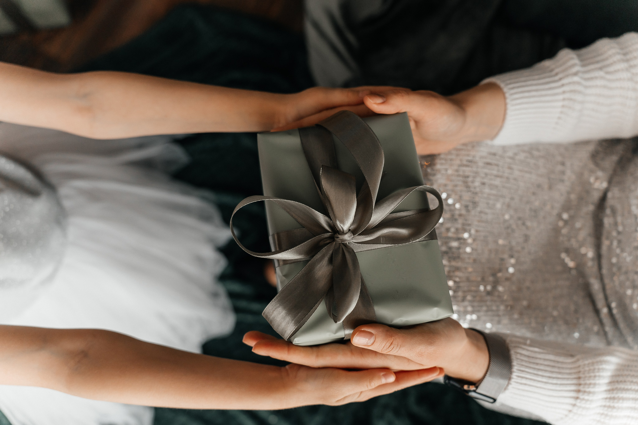 Новогодняя. Для тех, кто не ждёт удачи, а создаёт её. Каждая фотосессия — это твой момент, твой стиль, твой успех. 📸