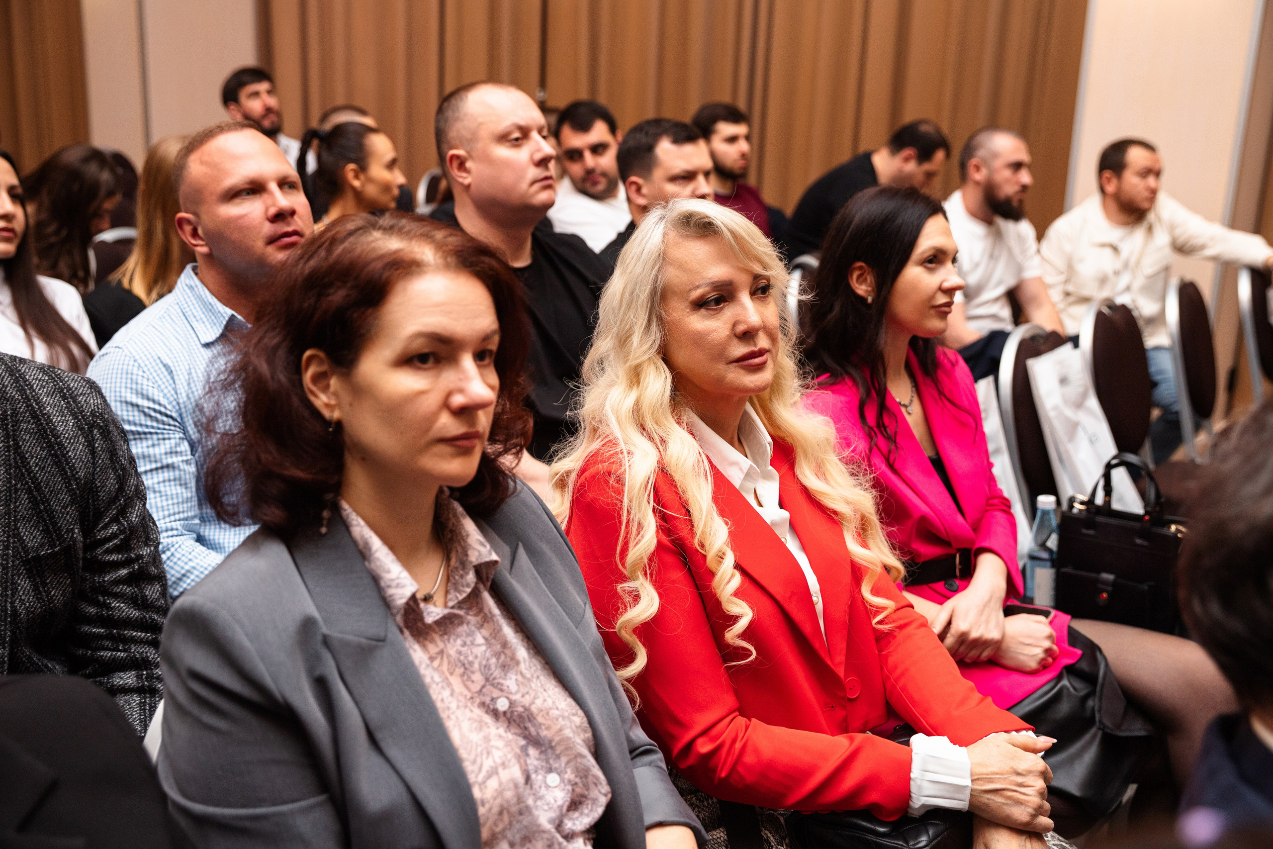 Конференция АВАНТИ. Фотограф Краснодар Настя Зокс