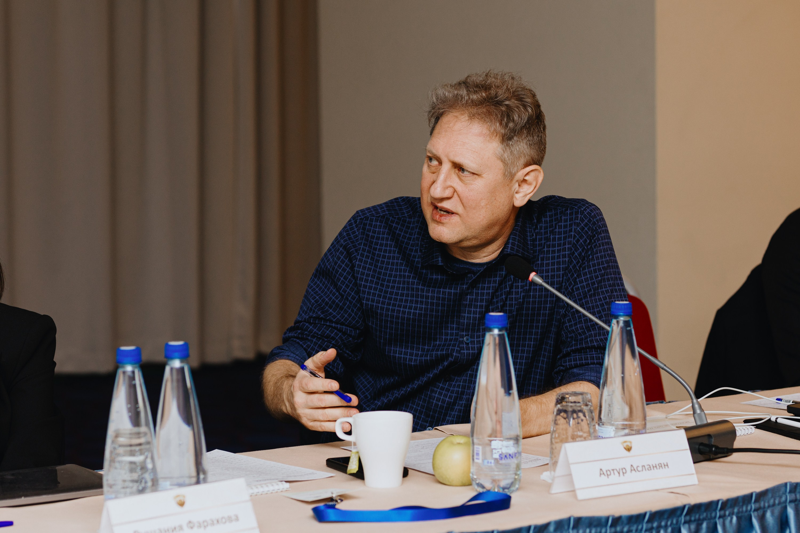 Nafta Club. Дискуссионный клуб. Фотограф Илья Чернов