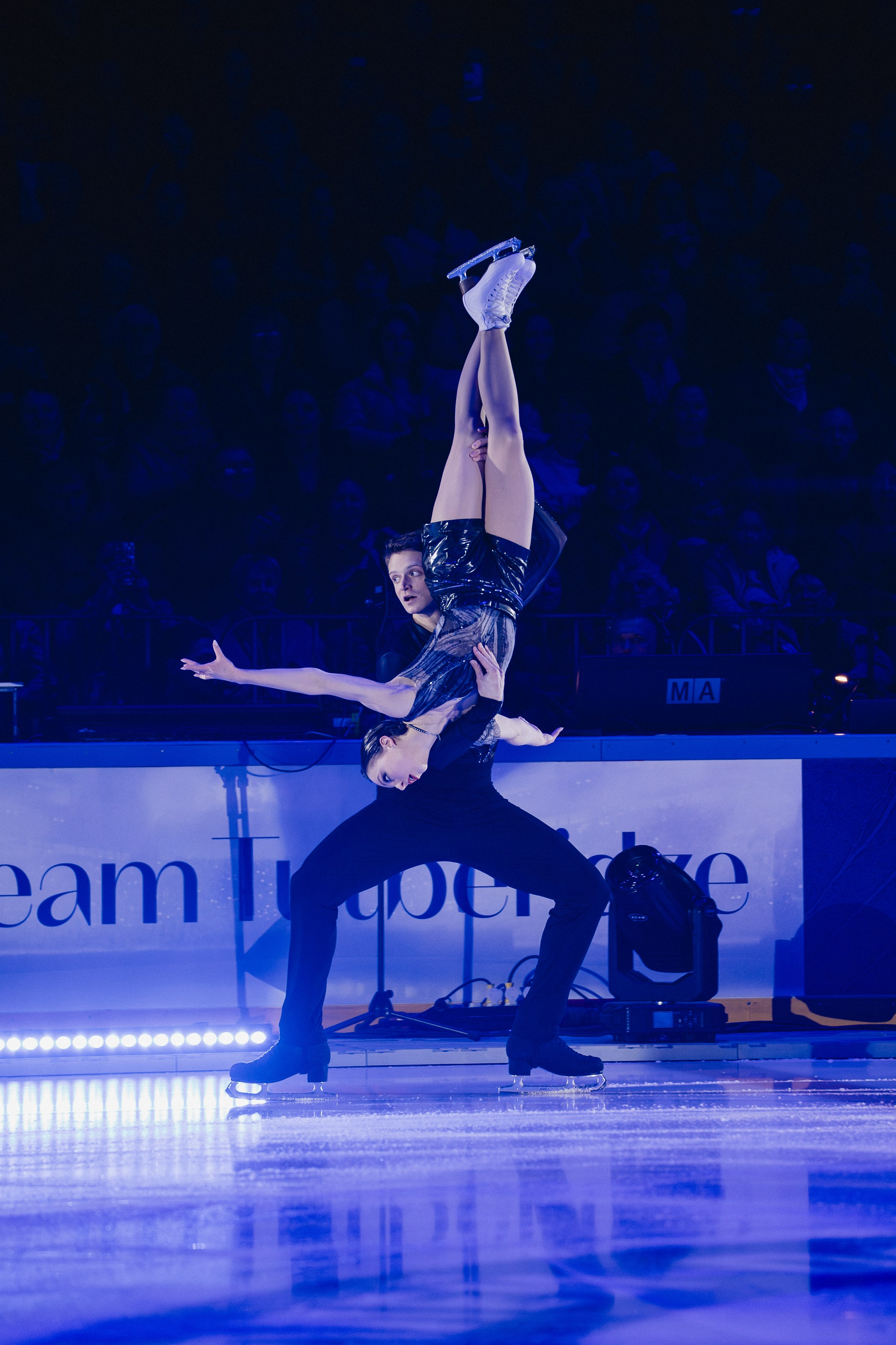 Шоу Этери Тутберидзе в Новосибирске. Воробьева Ксения — Спортивный и танцевальный фотограф Новосибирск