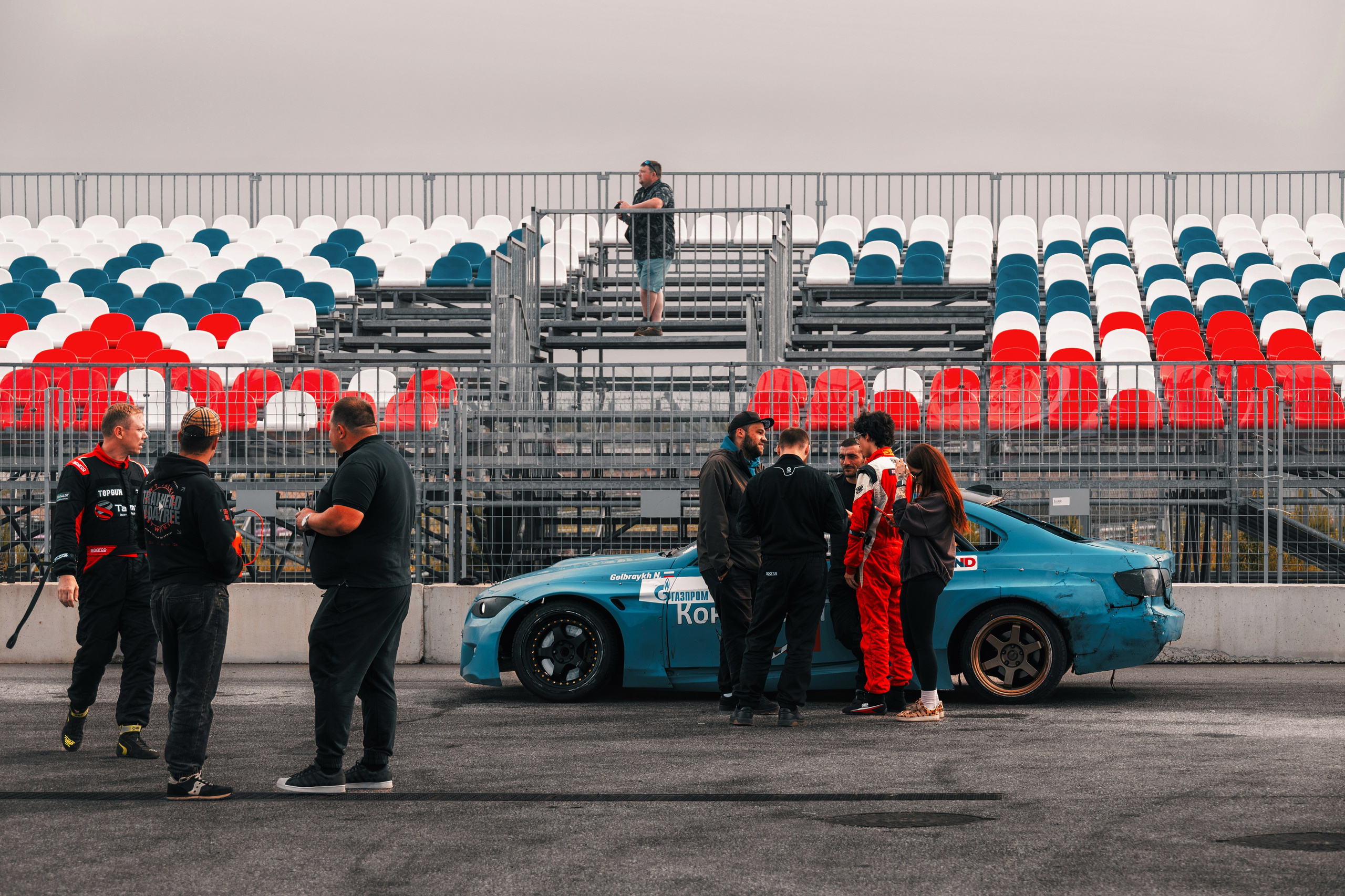 IDDC Этап 2: Бетонный Колизей и блогеры в деле