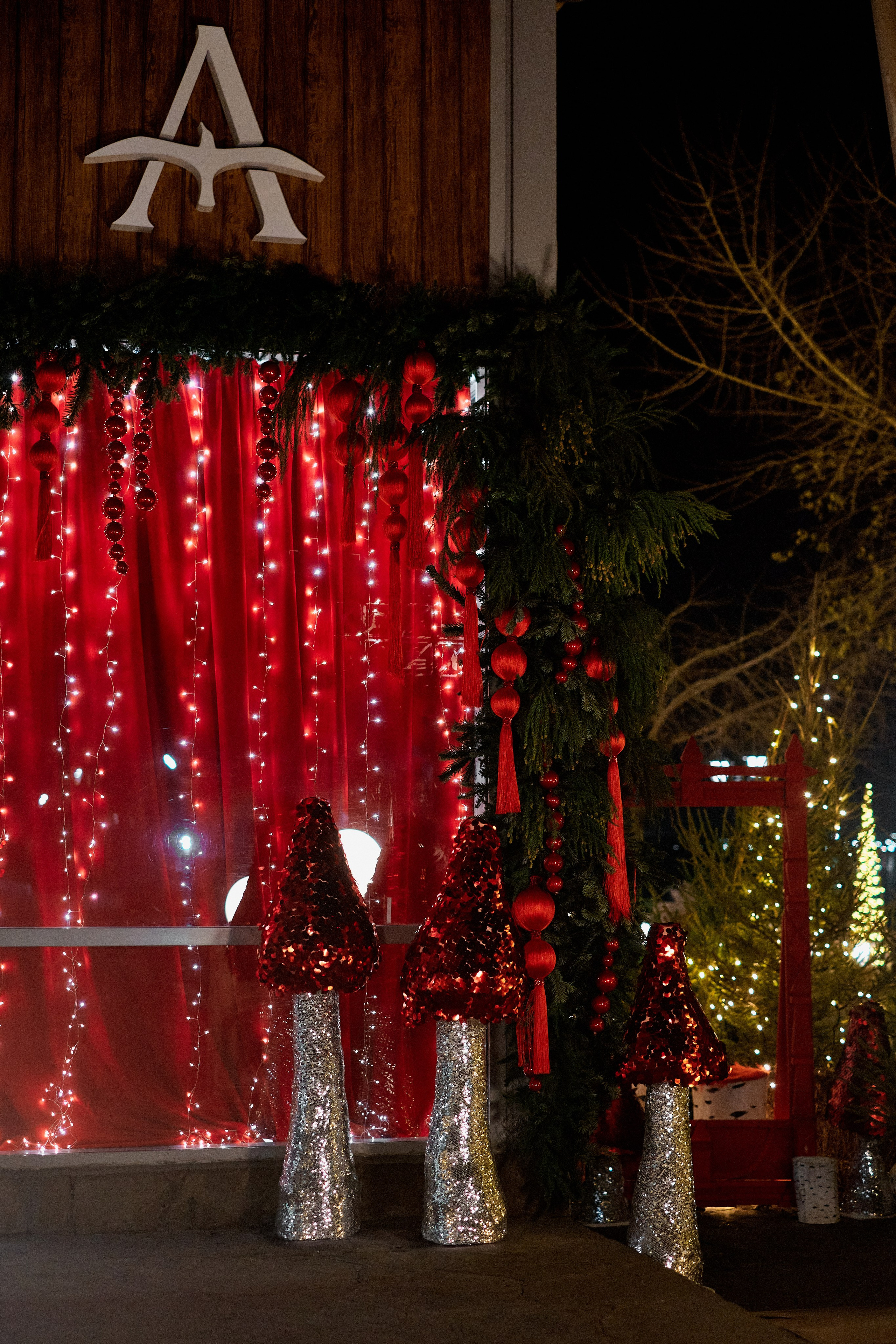 Новогодний декор ресторана Альбатрос. Фотограф Таганрог Анна Трайжон