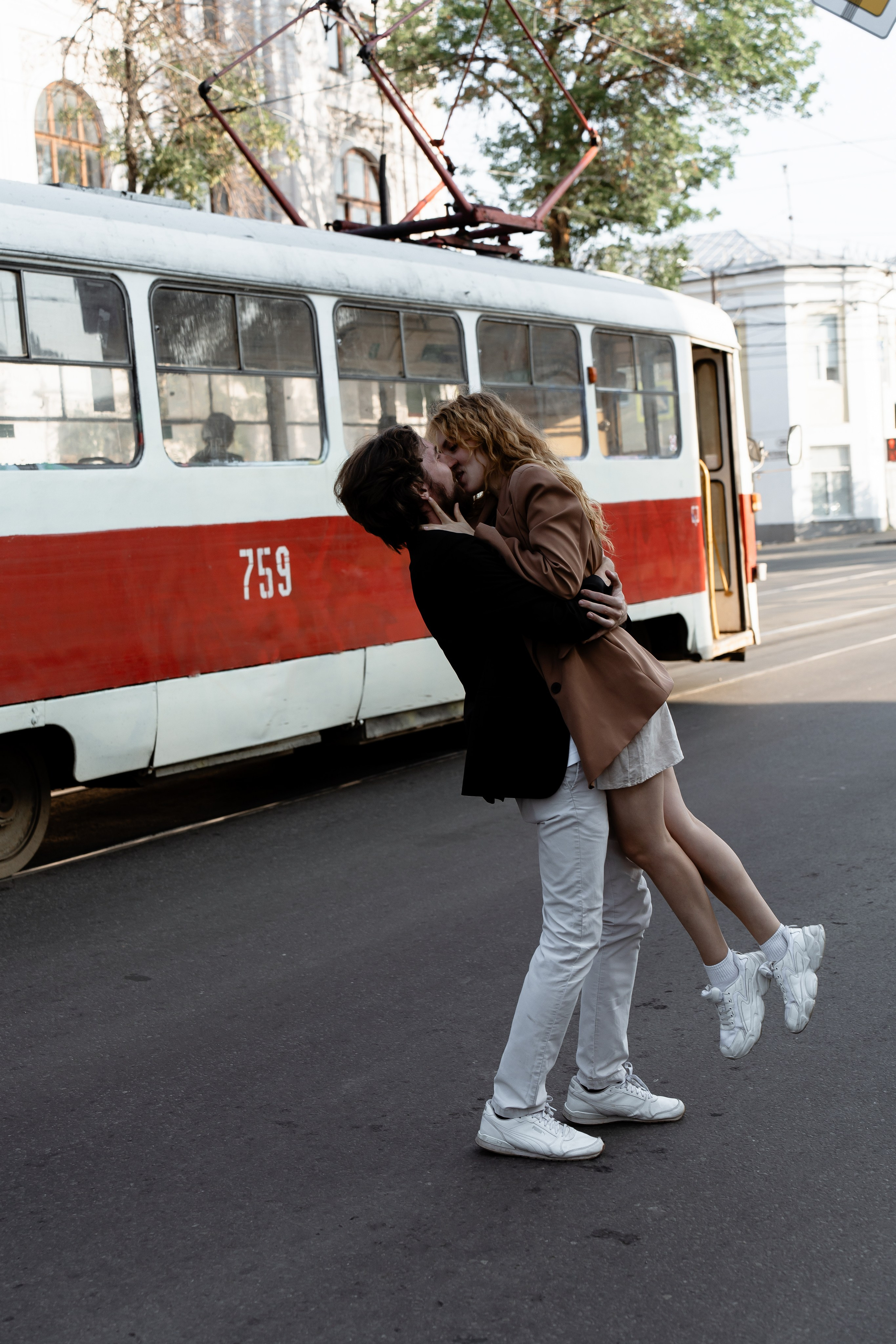 Прогулка_ул. Ленинградская. Свадебный и семейный фотограф в Самаре Салахова Гулина