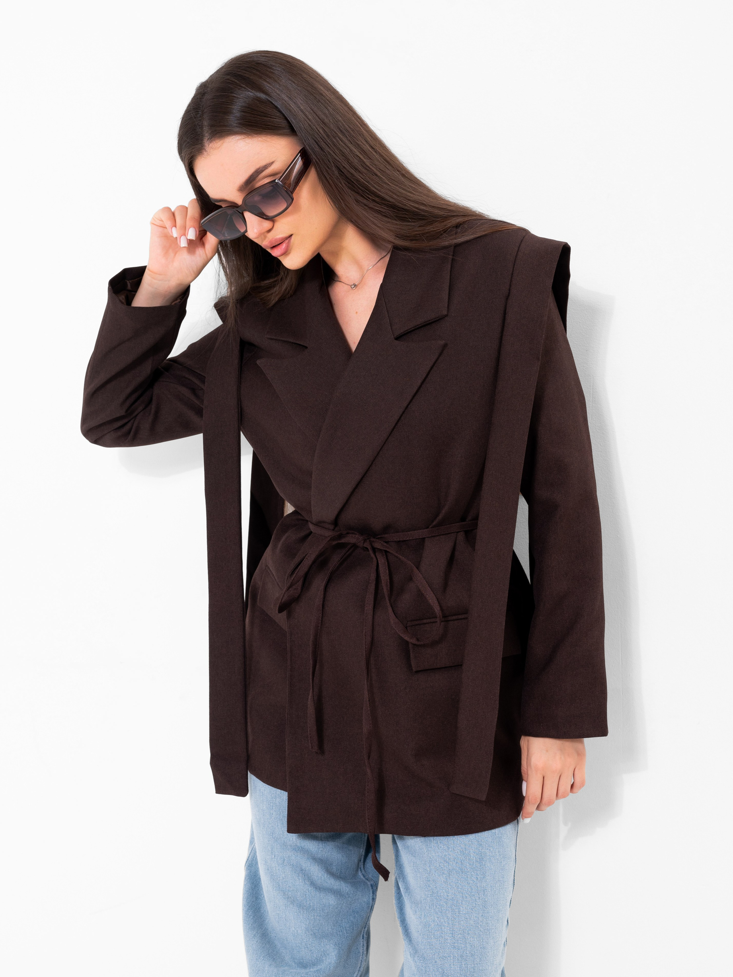 Модельная съемка на циклораме для маркетплейсов. ТМ Продакшн — Съемка для маркетплейсов в Москве