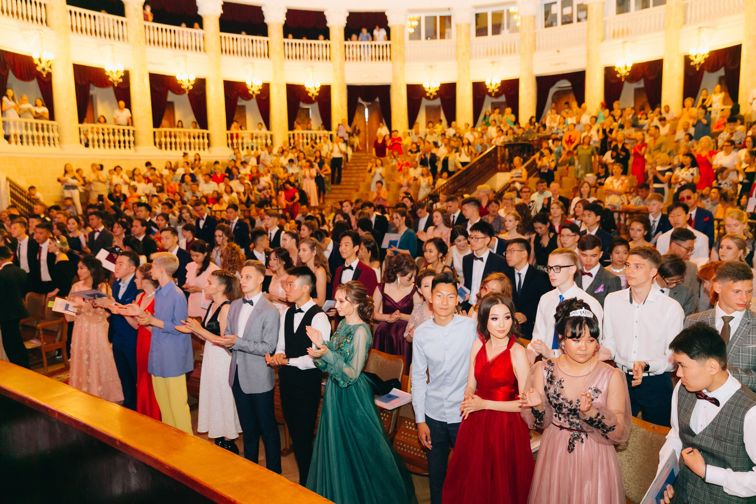 Вручение аттестатов 14 Гимназия. Свадебный и семейный фотограф в Улан-Удэ