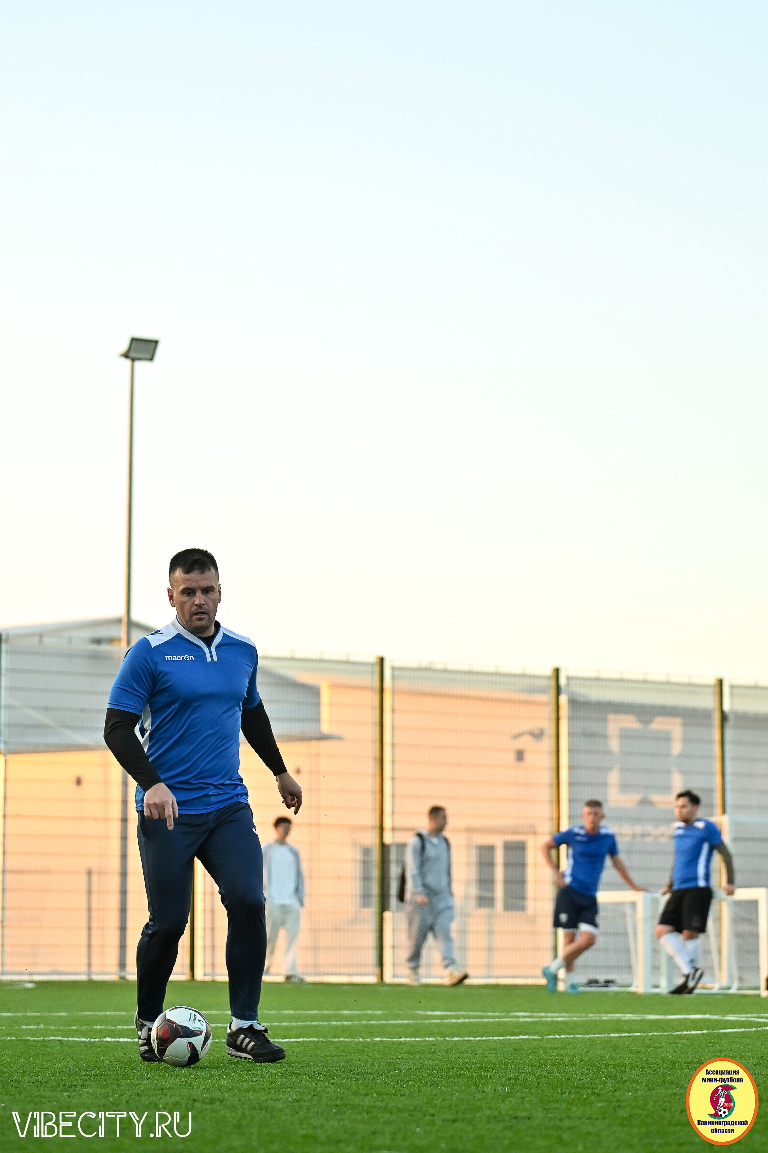 ИГРЫ МИНИ-ФУТБОЛЬНОЙ И КОРПОРАТИВНОЙ ЛИГИ. VIBECITY.RU Вайб Сити Ру Фоторепортажи Фотоотчеты Калининград