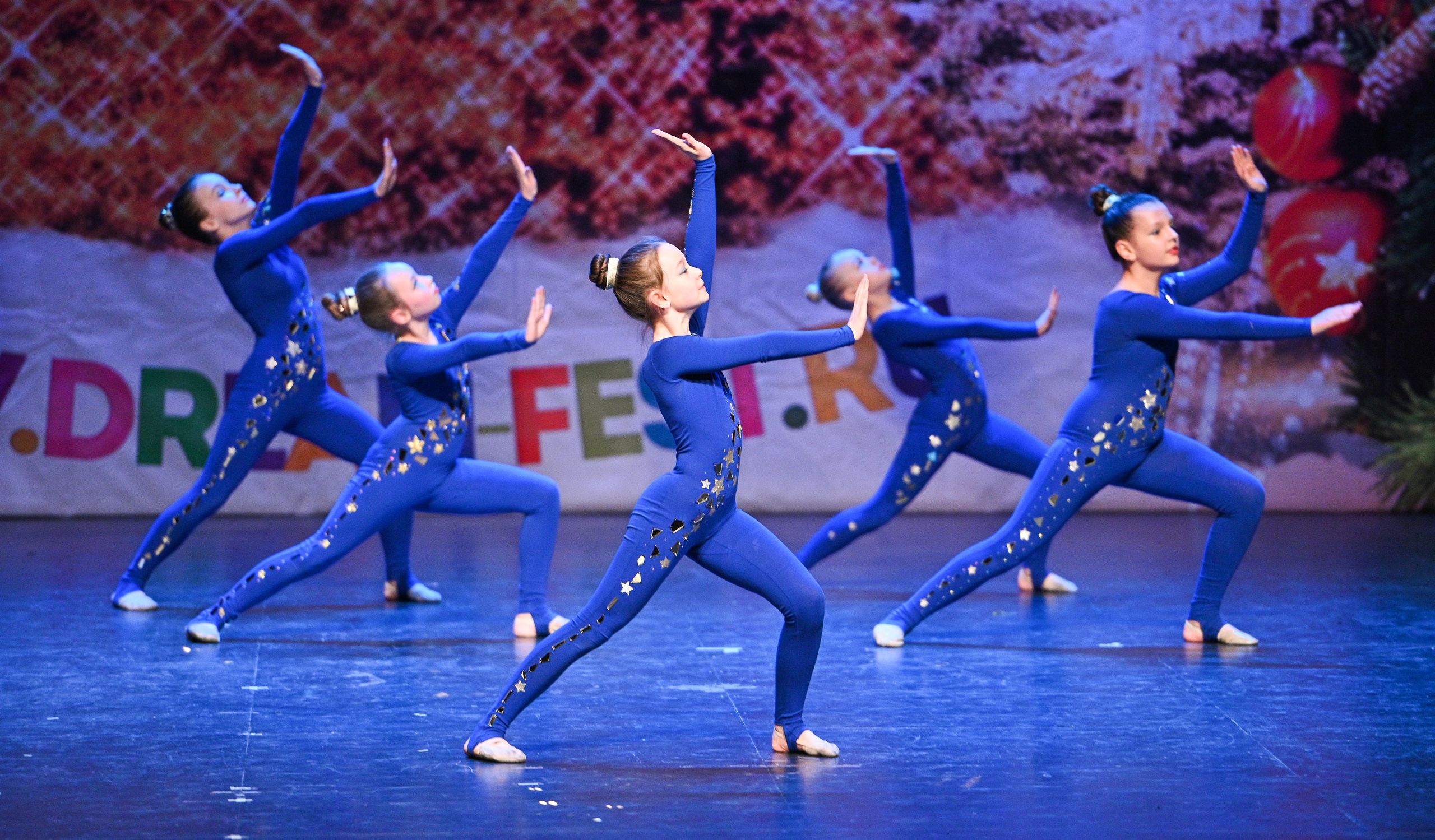 14.11.2024 «Новогодний Звездопад Талантов» Фестивальное движение «Шаг к мечте» г. Москва. Медиастудия Фото Концепт