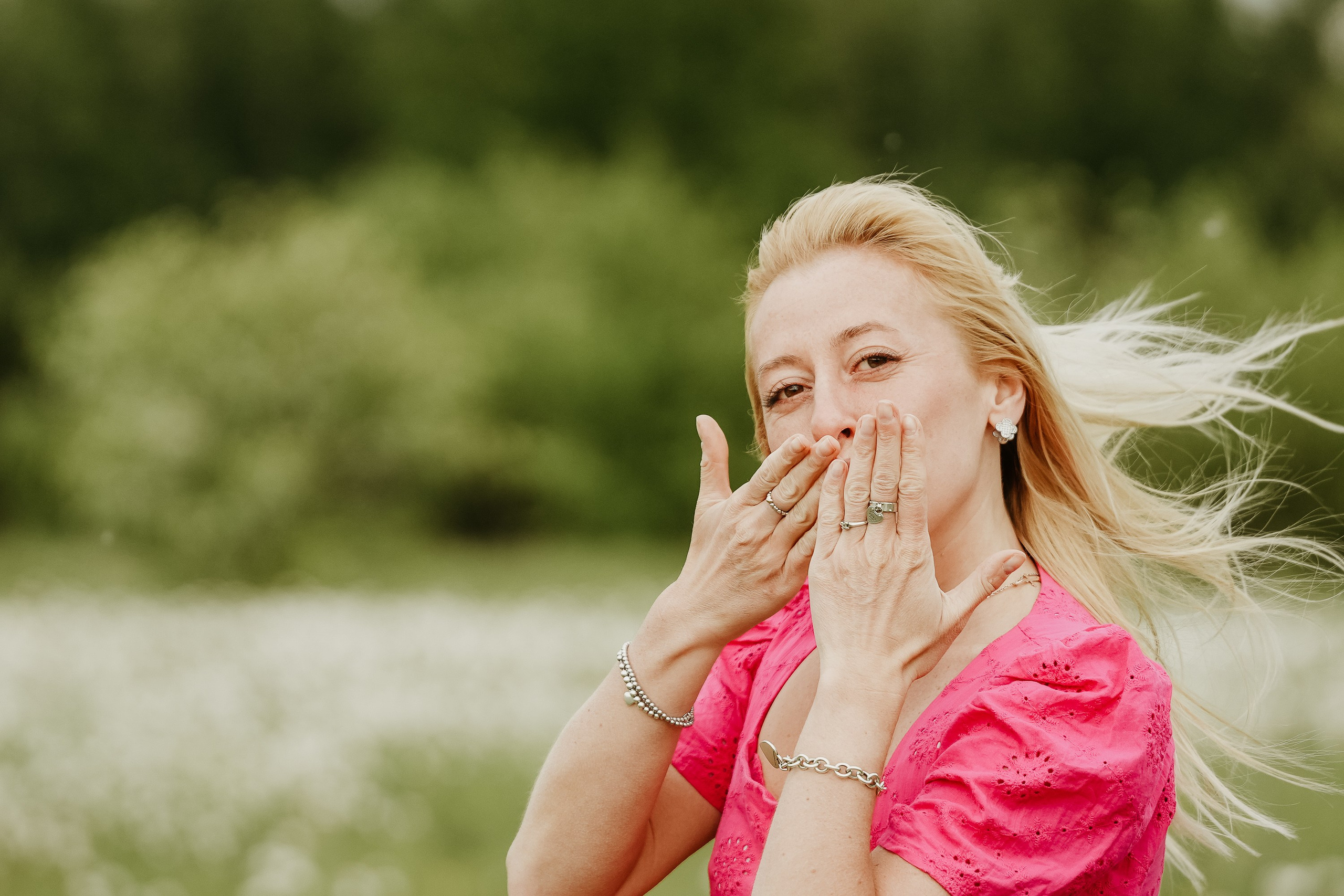 Фотосессия в цветущих яблонях. Фотограф Анна Герман. Красноярск