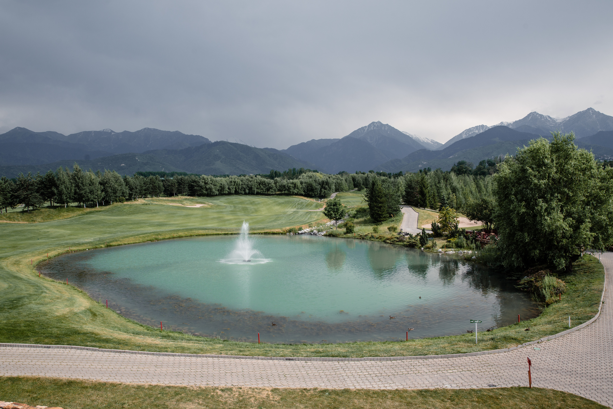 Свадьба в гольф-клубе Жайляу. Свадебный фотограф в Алматы Николай Киреев