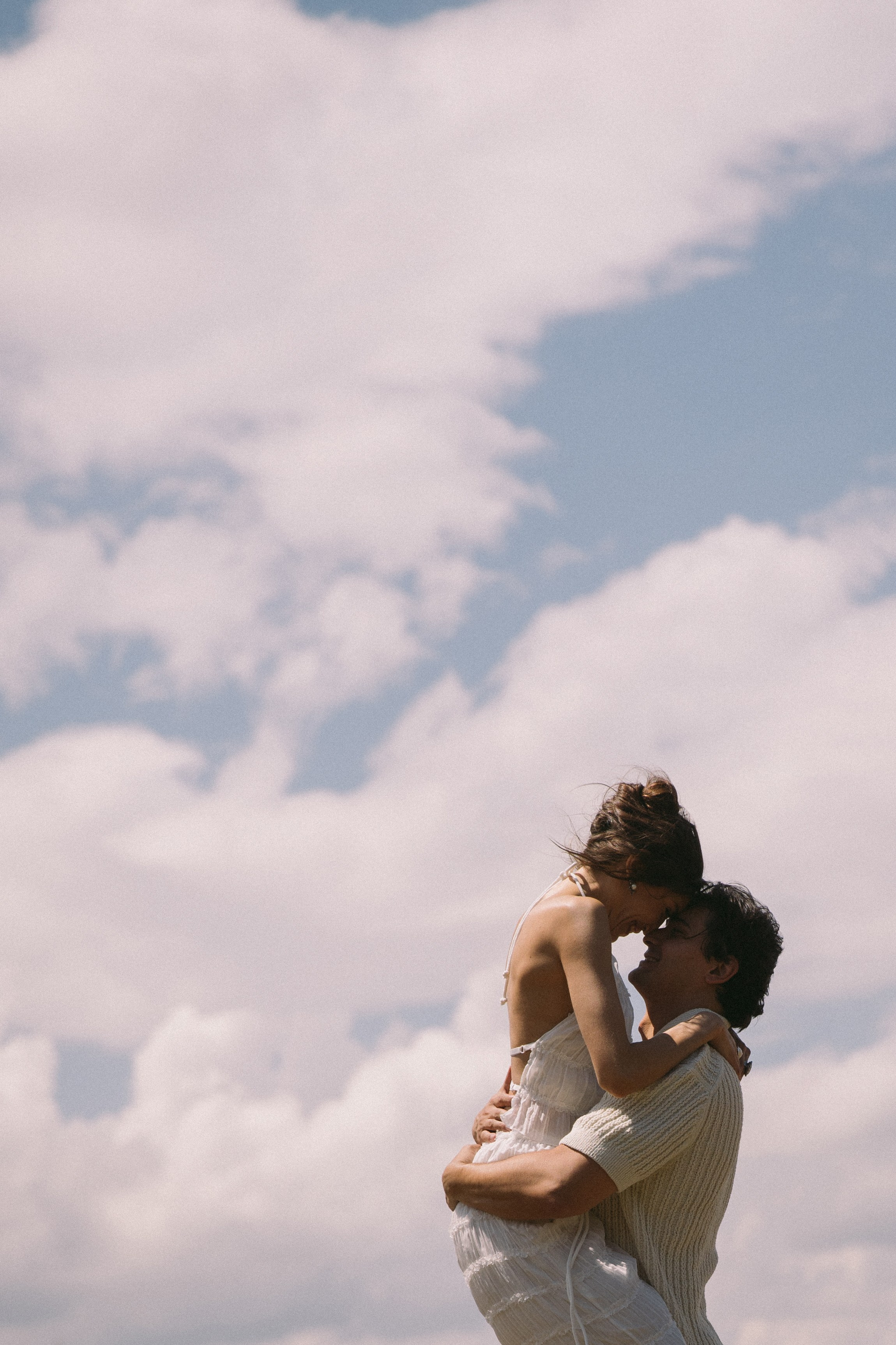 Утро невесты в глэмпинге свадебная фотосессия на Джилы-Су Приэльбрусье. Свадебный, репортажный и портретный фотограф Сочи, Краснодар. Александра Зайцева