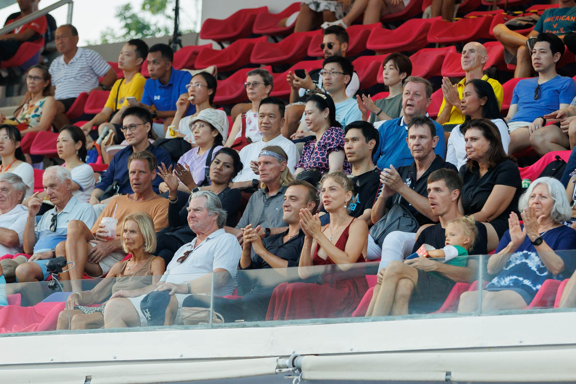 Спортивный фотограф Сергей Иванов — зрители на теннисном турнире