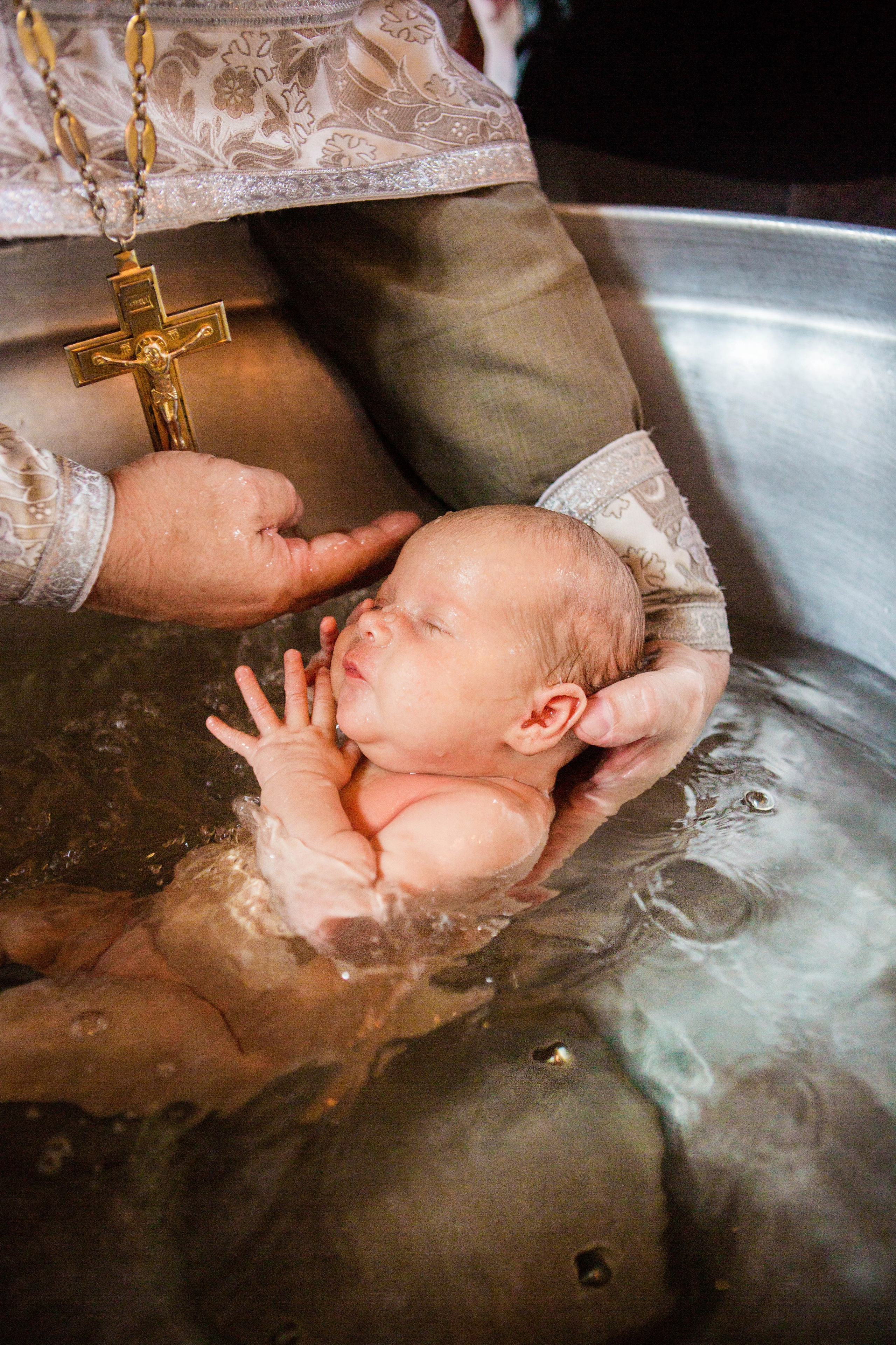 Крещение Надежды. Свято-Троицкий собор. Свадебный семейный и детский фотограф в Краснодаре Карина Федоровская