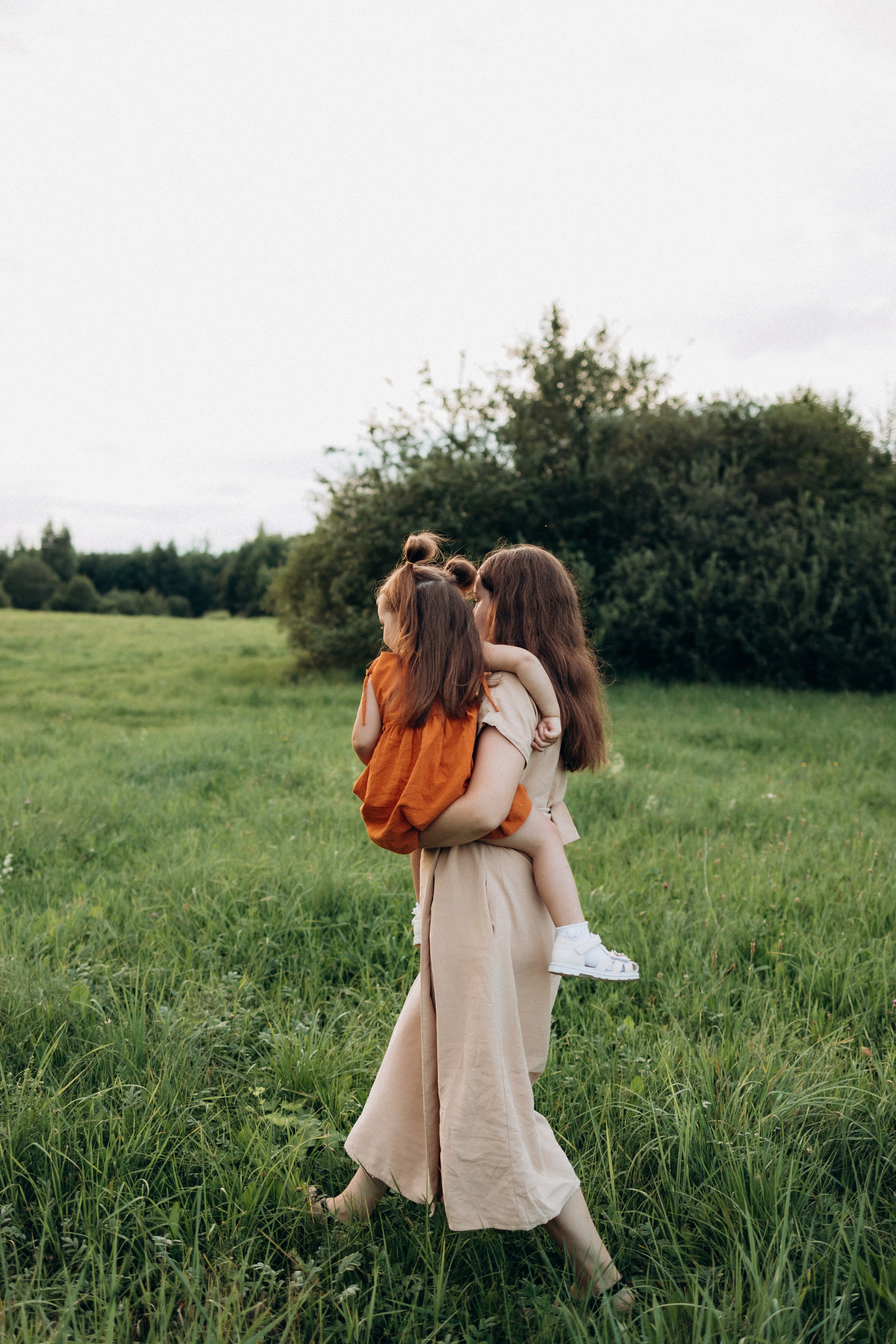 Катя и малышка Аня. Фотограф Елена Рябцева