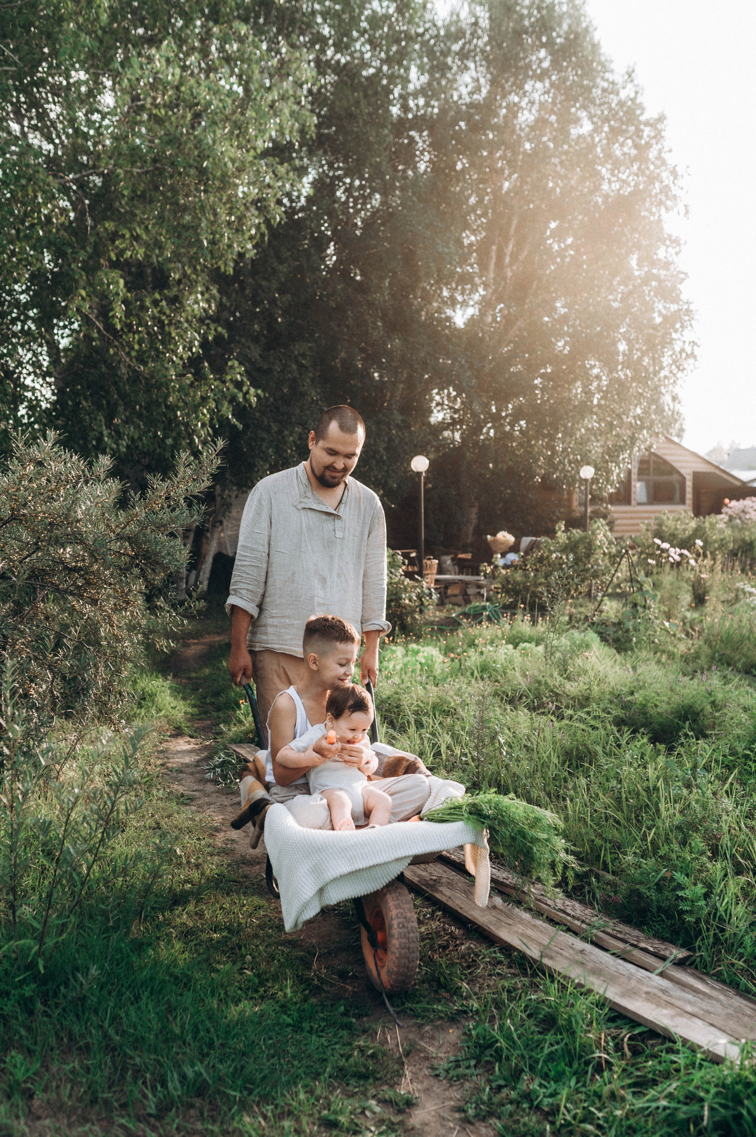 Карим, Надя, Матвей и Мирон. Свадебный и семейный фотограф в Чите Юлия Оранская