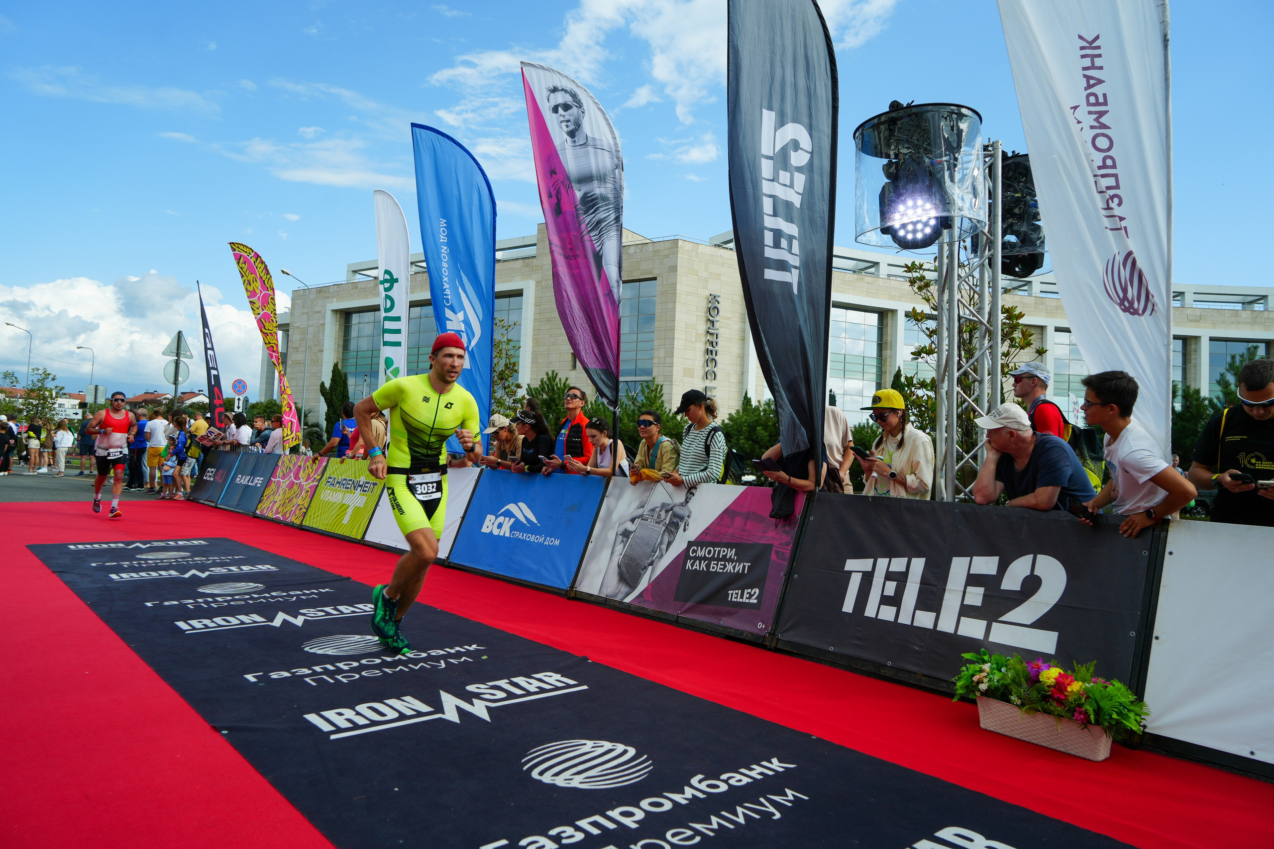 Фотоотчет партнерской интеграции для компании TELE2 на фестивале Ironstar. Репортажный фотограф в Красной Поляне и Сочи Павлюченко Екатерина