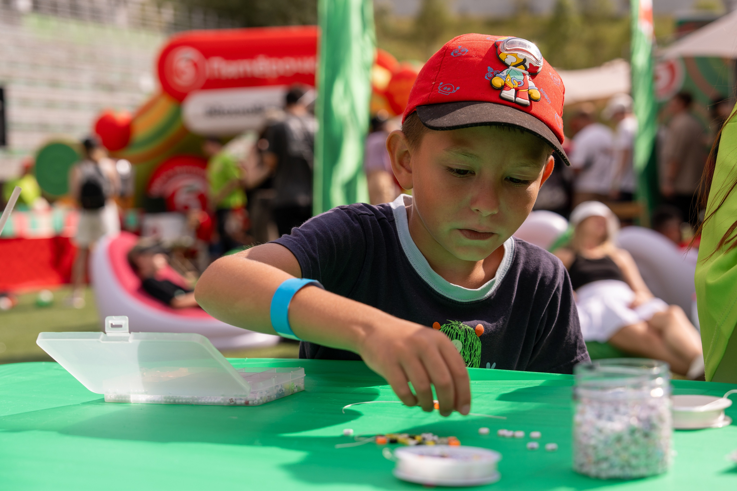 Фотоотчет партнеской интеграции для сети «Пятерочка» на фестивале «Grounded». Репортажный фотограф в Красной Поляне и Сочи Павлюченко Екатерина