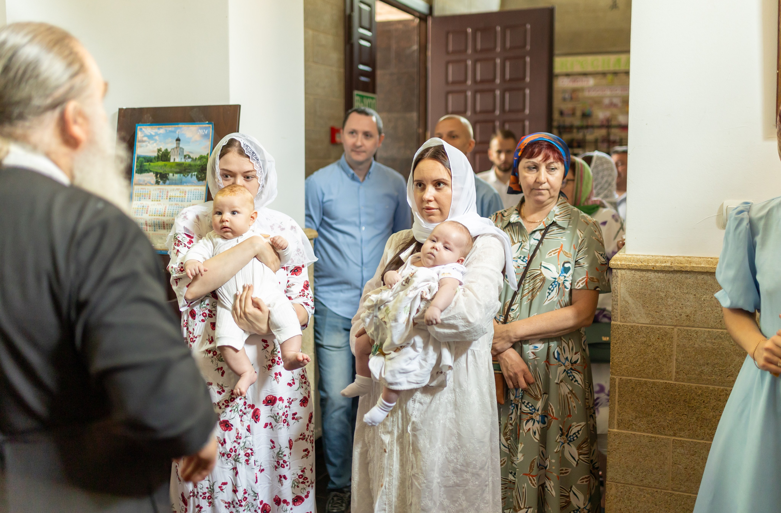Крещение, Храм во имя Всемилостивого Спаса (на Звёздочке). Фотограф новорожденных. Детский и семейный фотограф Марьяна Юдина