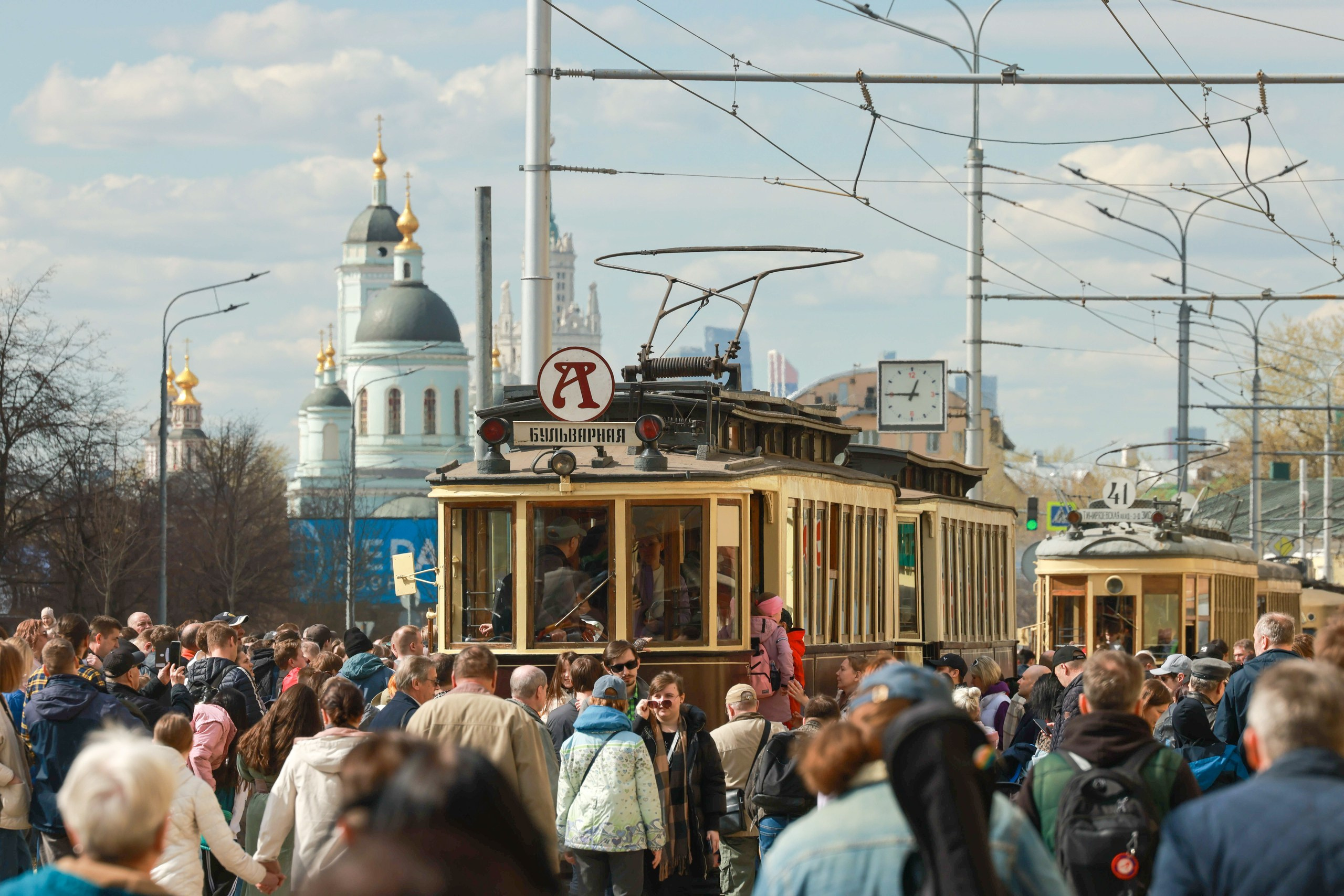 Парад трамваев. Репортажный, архитектурный, театральный и файн-арт фотограф Лена Мельникова в Москве