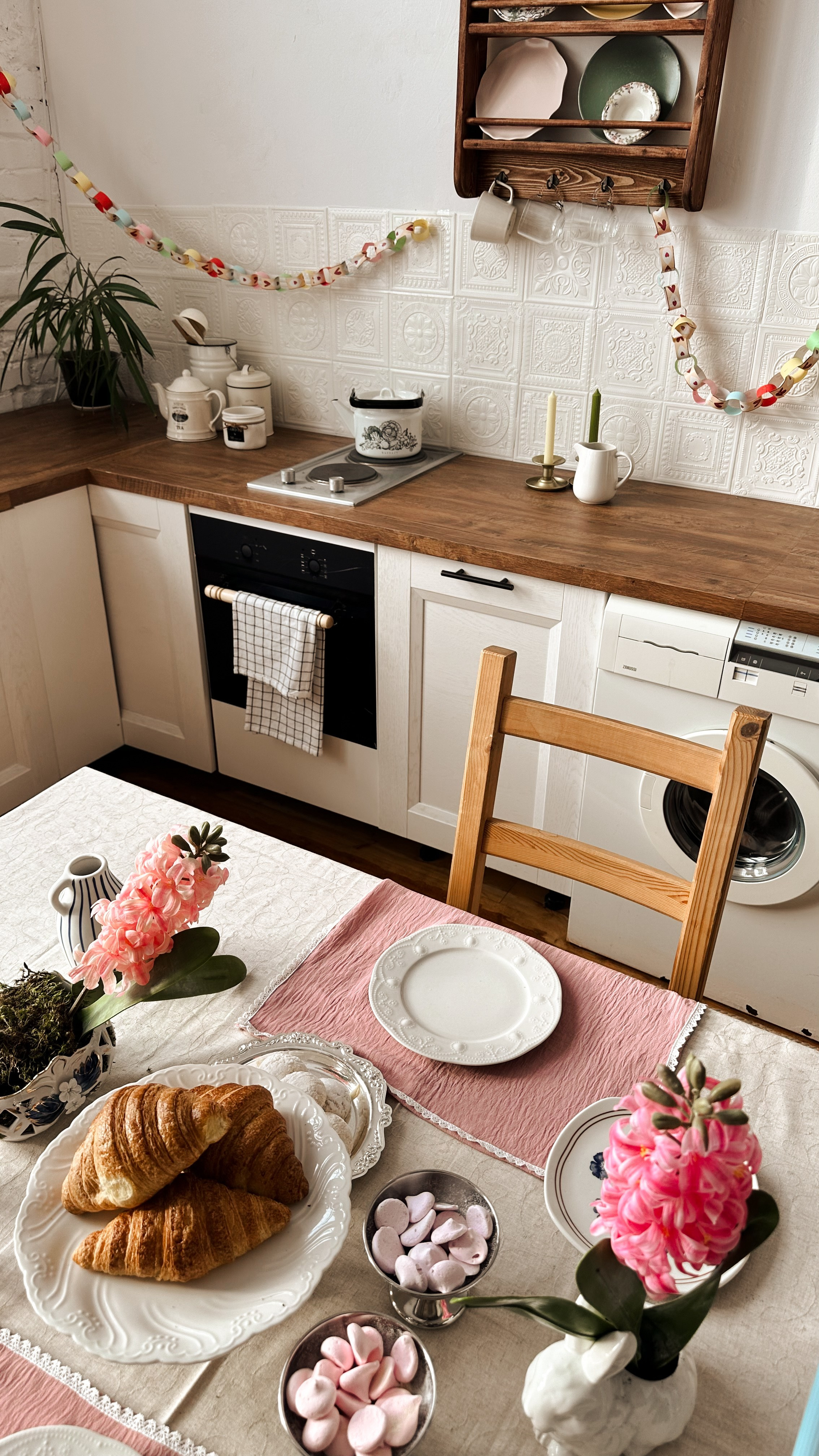 Интерьер фотостудии «Лофт Потолок», город Краснодар, ул. Зиповская 5 литер Х. Семейный и детский фотограф в Краснодаре Анна Трашкова