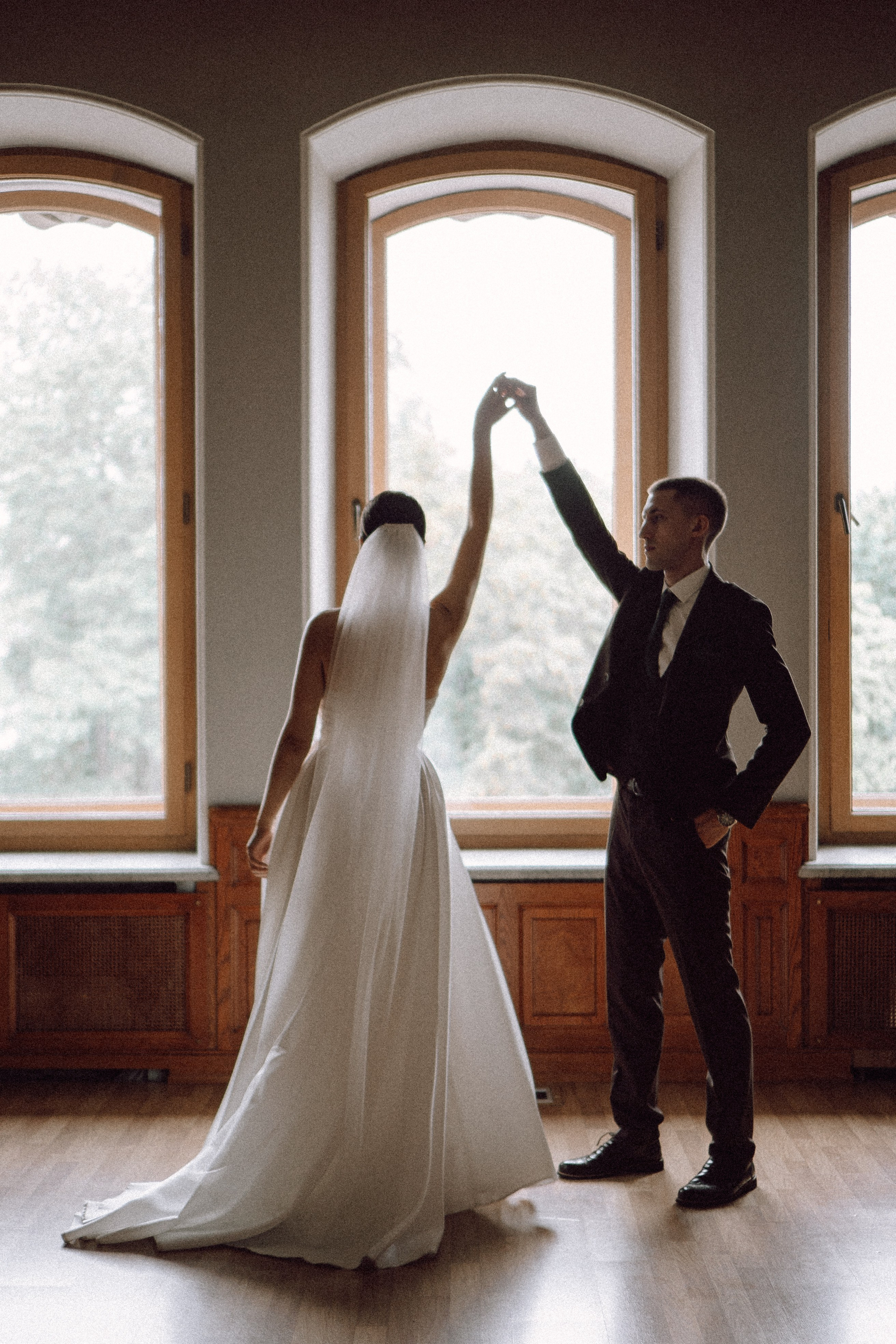 СВАДЕБНАЯ ПРОГУЛКА В САНТК-ПЕТЕРБУРГЕ (ИСАКИЕВСКИЙ СОБОР, ЗИМНЯЯ КАНАВКА, ЭРМИТАЖ И БОЛЬШАЯ МОРСКАЯ УЛИЦА). Профессиональный фотограф, Санкт-Петербург — Виктория Богомолова