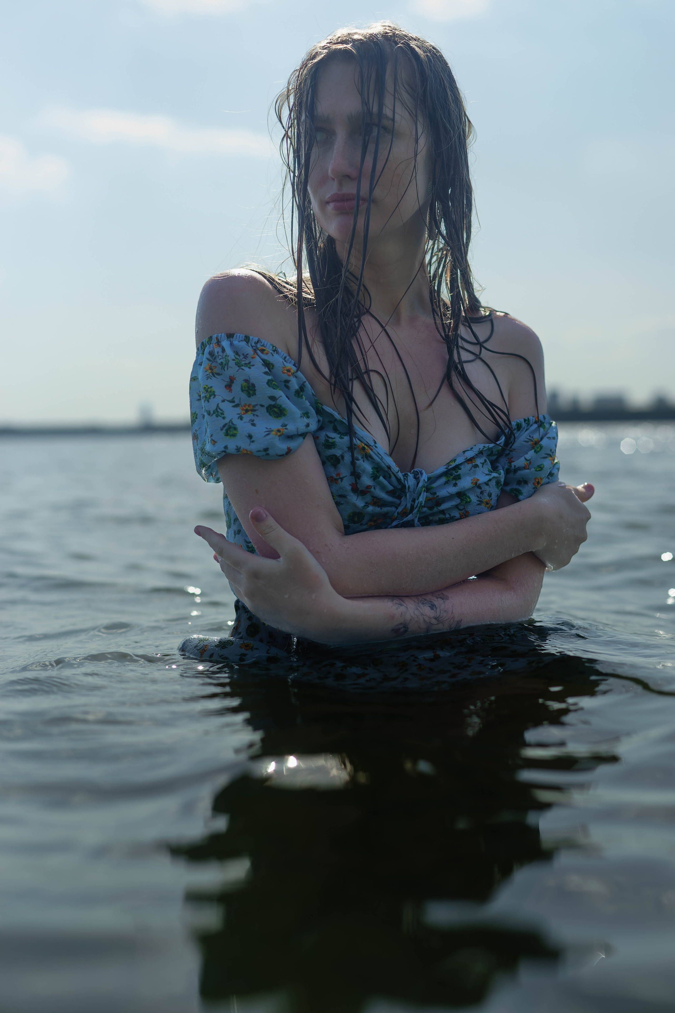 Фотосессия в яркий солнечный день на берегу .Екатеринбург. Автор фотограф: Додров. Ph: dodrov.