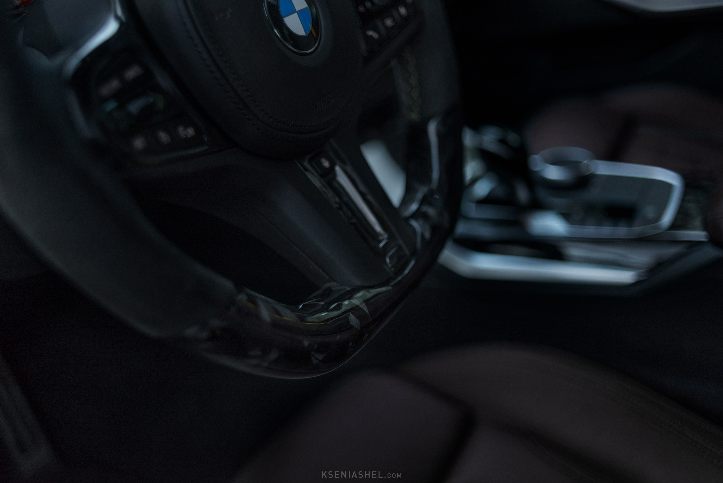 Салон BMW 330d с элементами кованого карбона