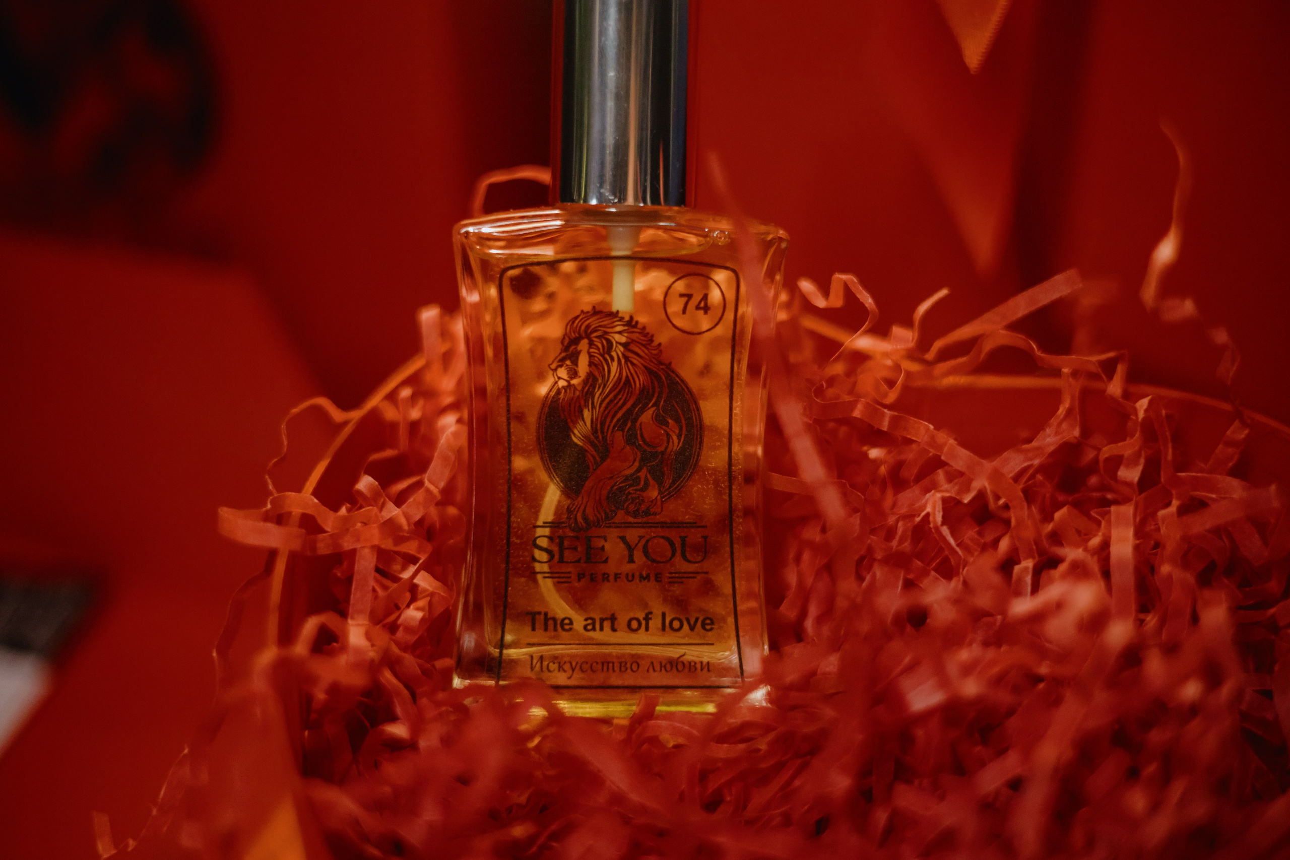 See `You Perfume. Фотограф в Москве и Санкт-Петербурге Дарина