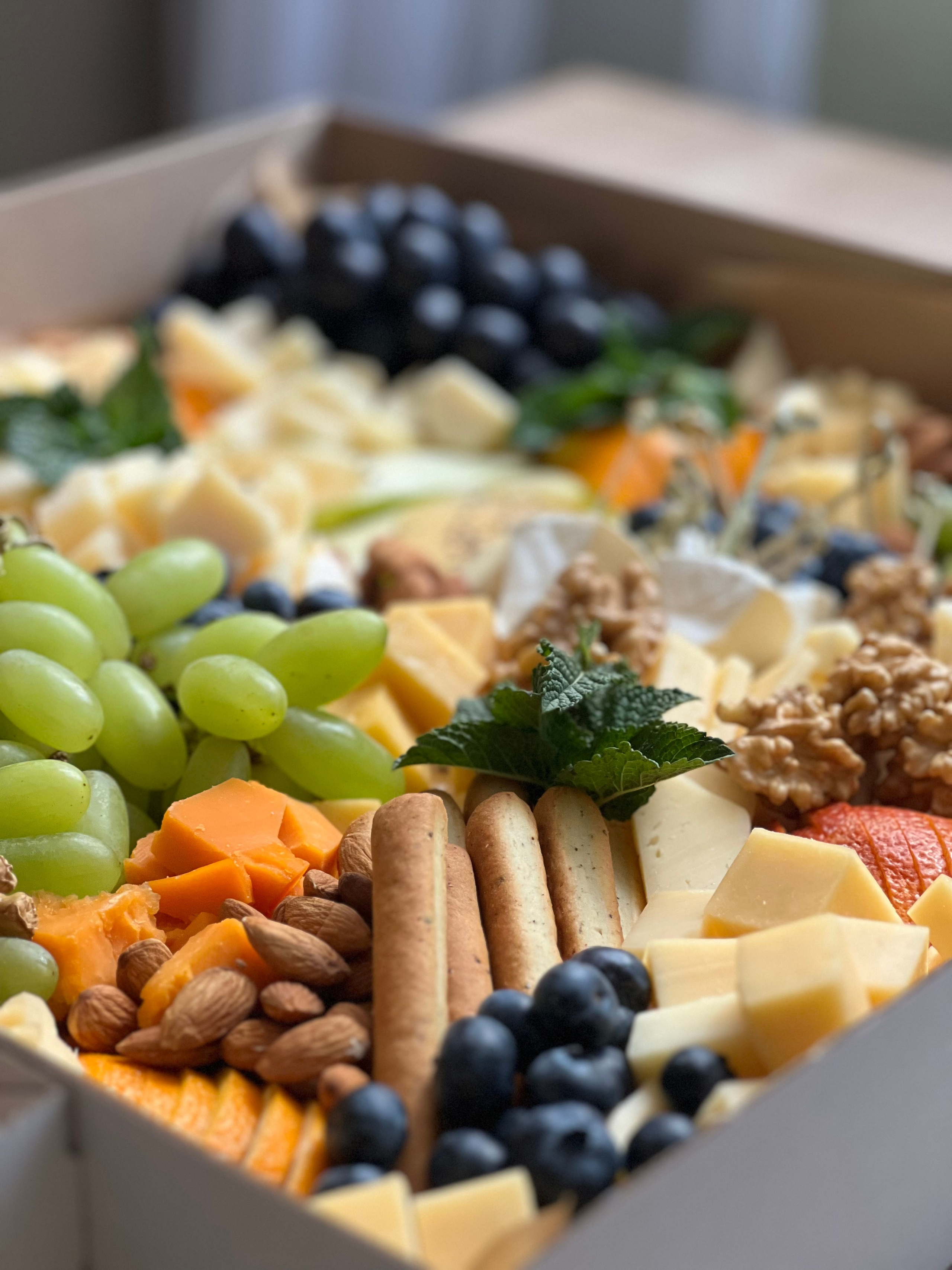 ГастроБоксы. Выездной кейтеринг, съедобные букеты, торты и сладости на заказ