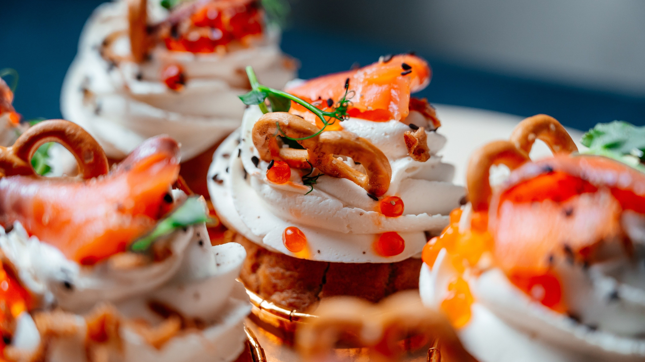 Выездной кейтеринг, съедобные букеты, торты и сладости на заказ