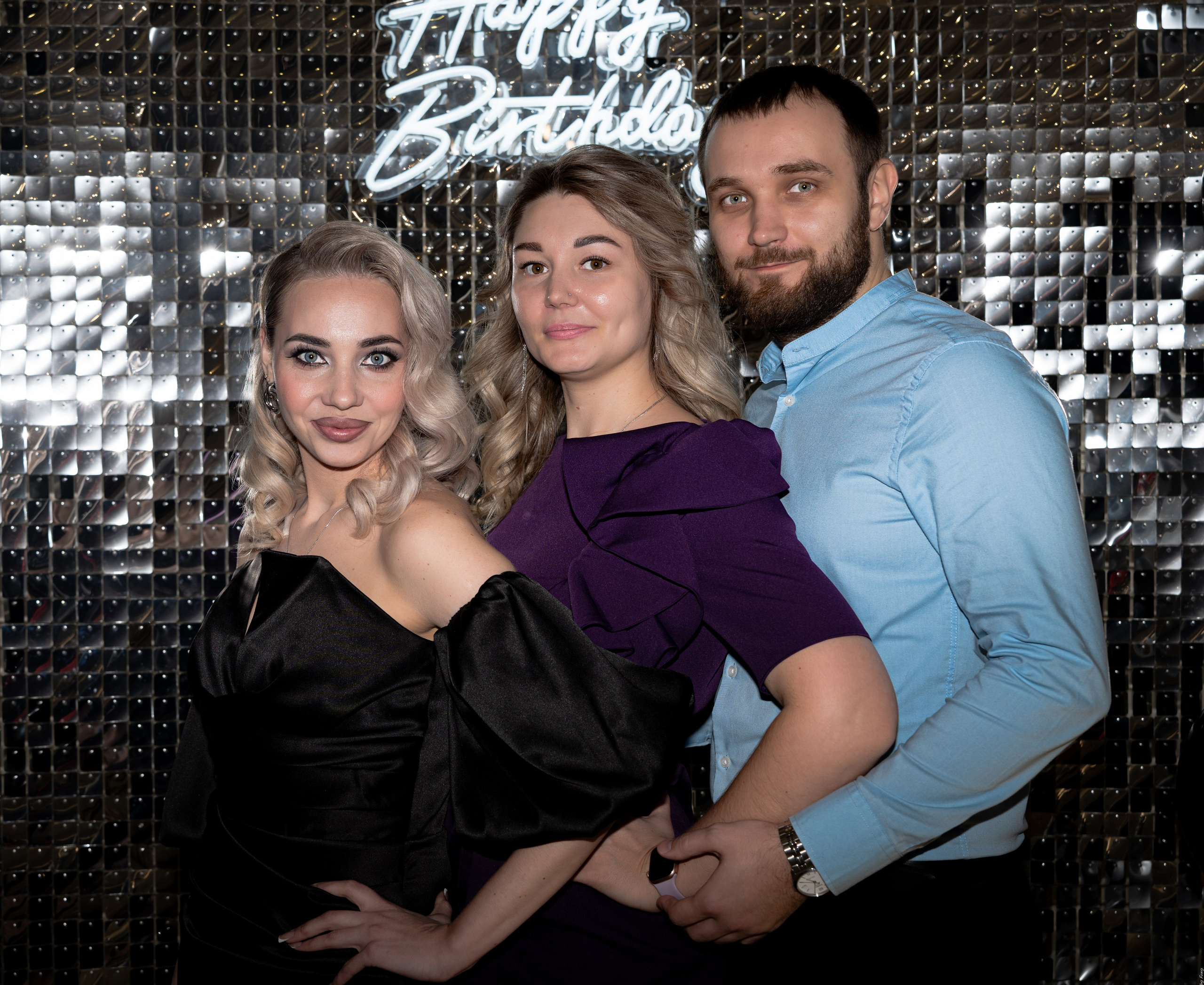 Юбилей в ресторане «LION» съёмка на фотозоне. Фотограф мероприятий и студийные съёмки в Челябинске Евгения Foxy