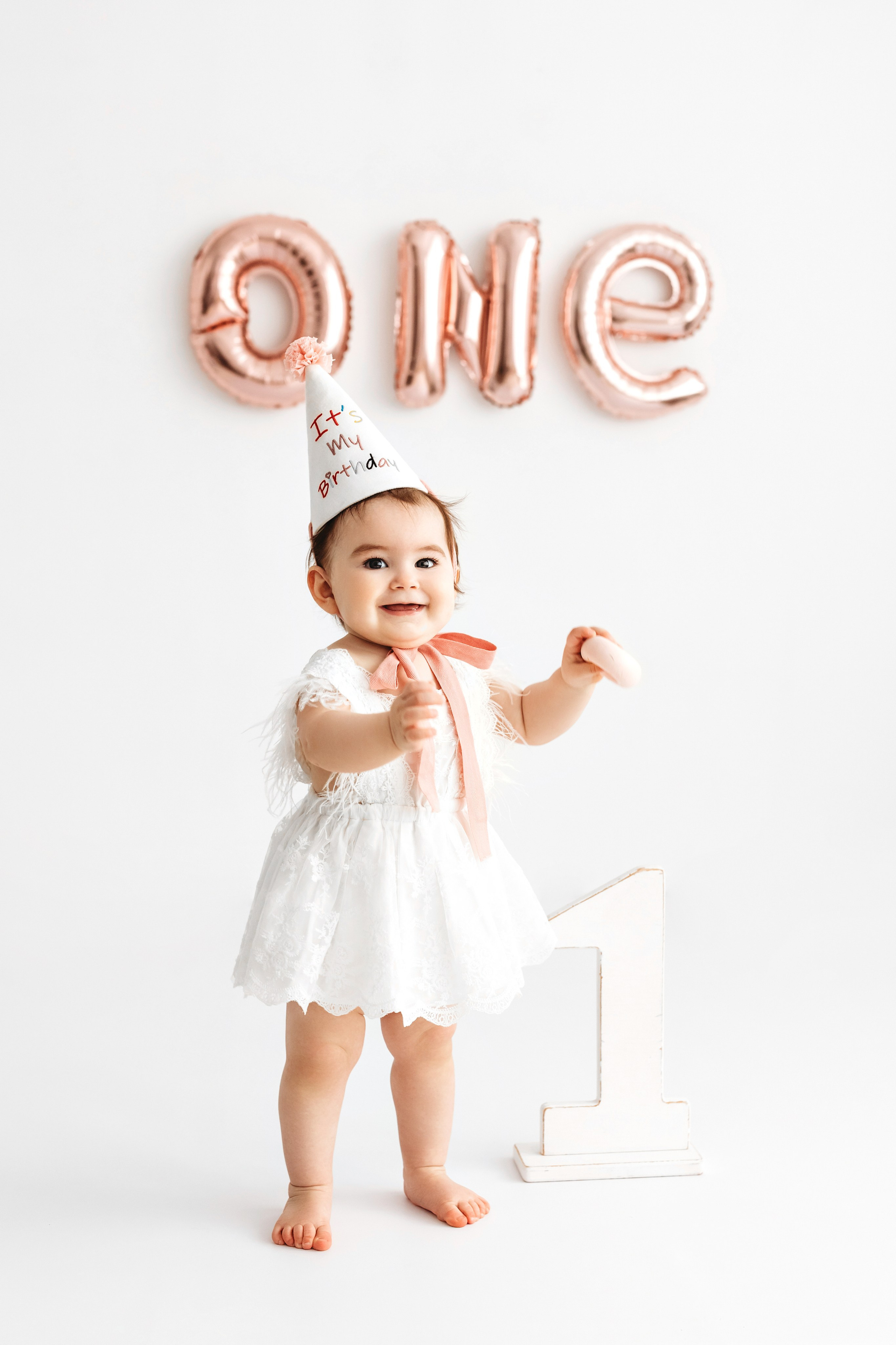 Годик минимализм. Профессиональная детская и семейная фотостудия в Краснодаре