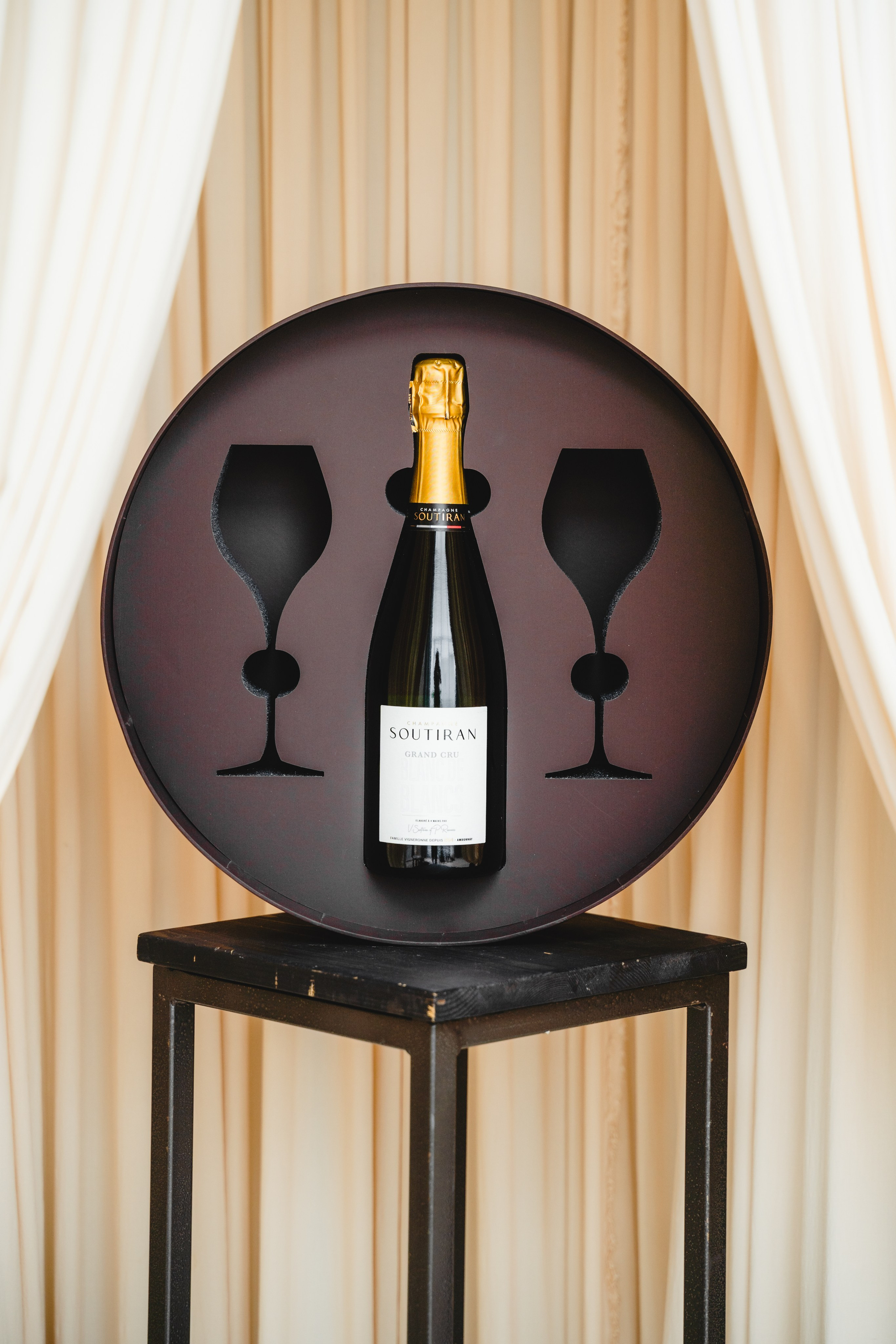 AST Wine. Аксёнова Оля — сет-дизайнер, художник-постановщик, Москва