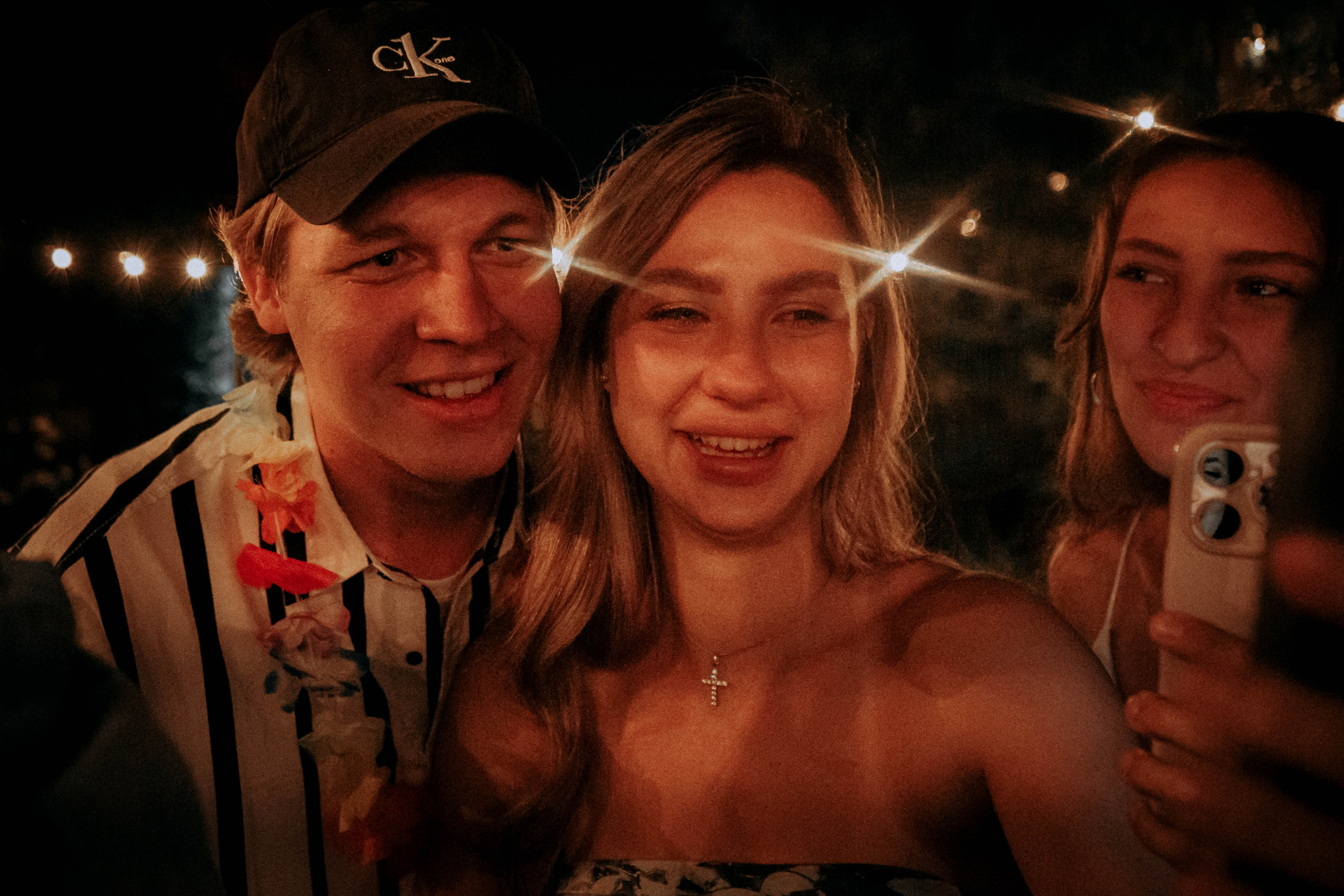 Гавайская вечеринка. Кир Анисин. Режиссер & фотограф