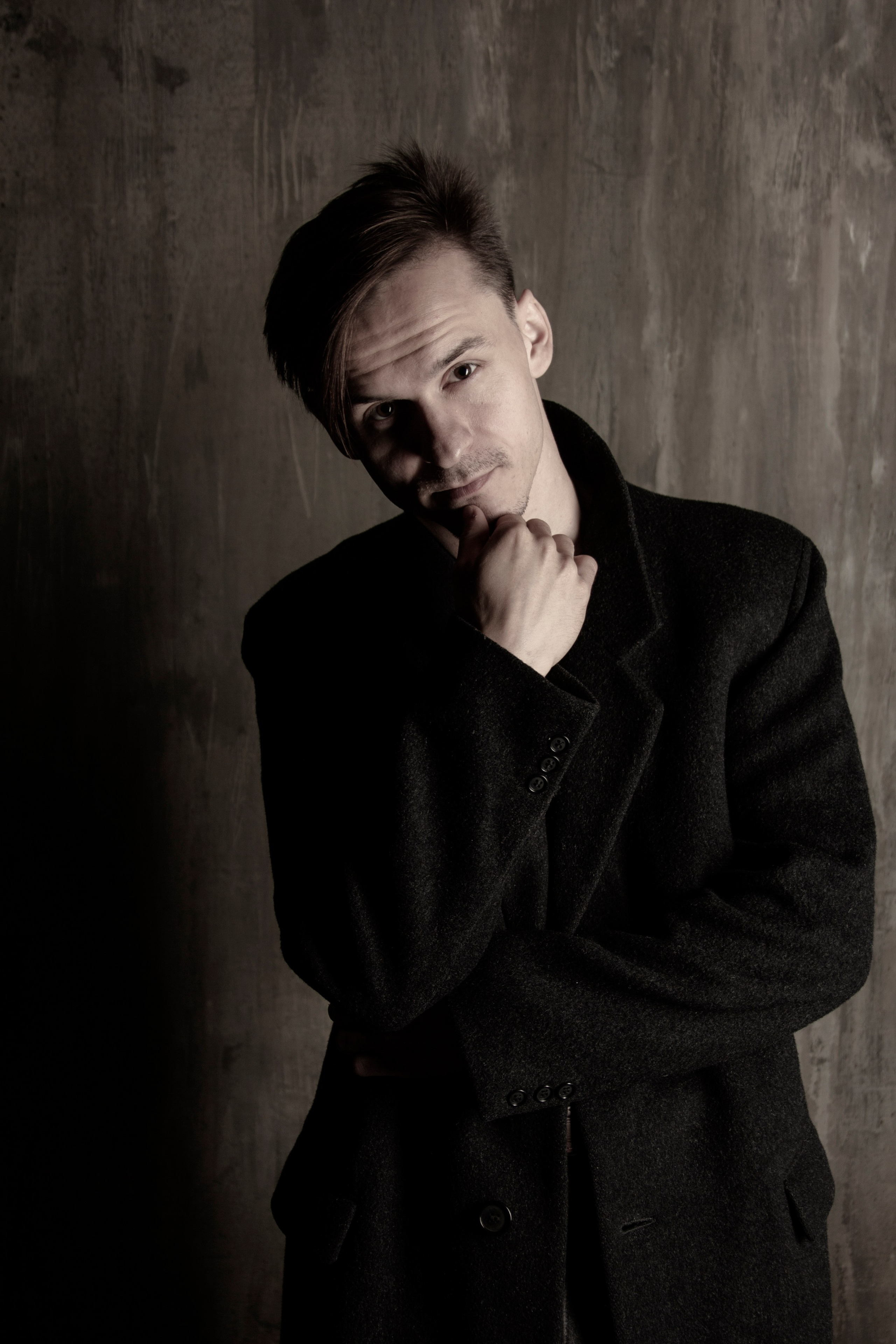 Фотосессия «Черное пальто». Портретный фотограф в Москве и Московской области Гнутиков Сергей