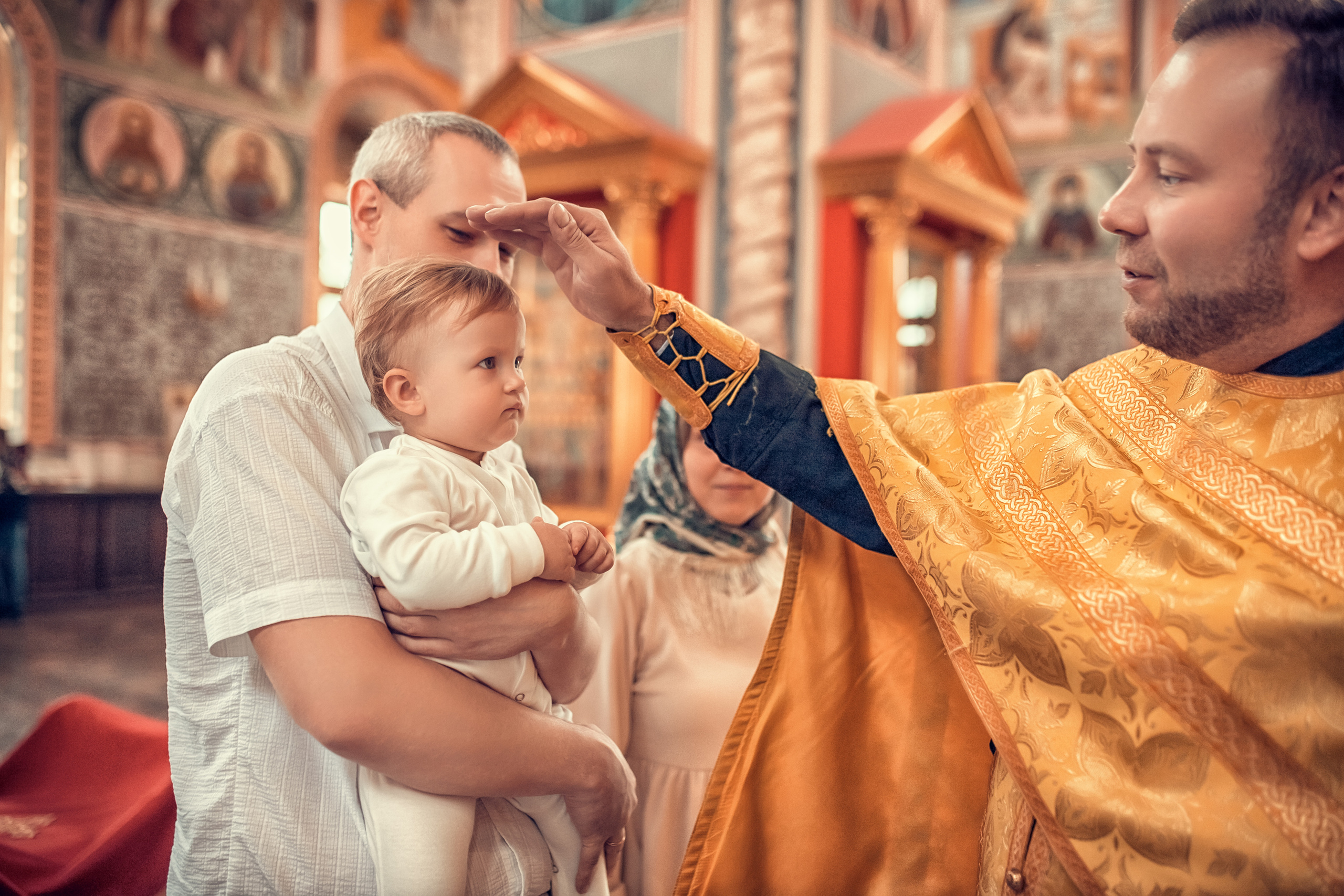 Таинство Крещения Катюши в Георгиевском храме. Екатерина Крапивина фотограф церковных Таинств в Нижний Новгороде