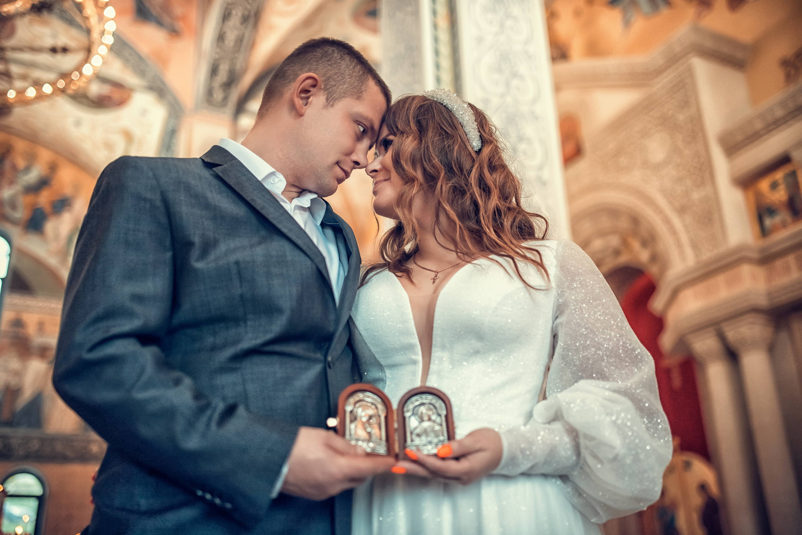 Венчание Алексея и Оксаны в храме Матроны Московской. Екатерина Крапивина фотограф церковных Таинств в Нижний Новгороде