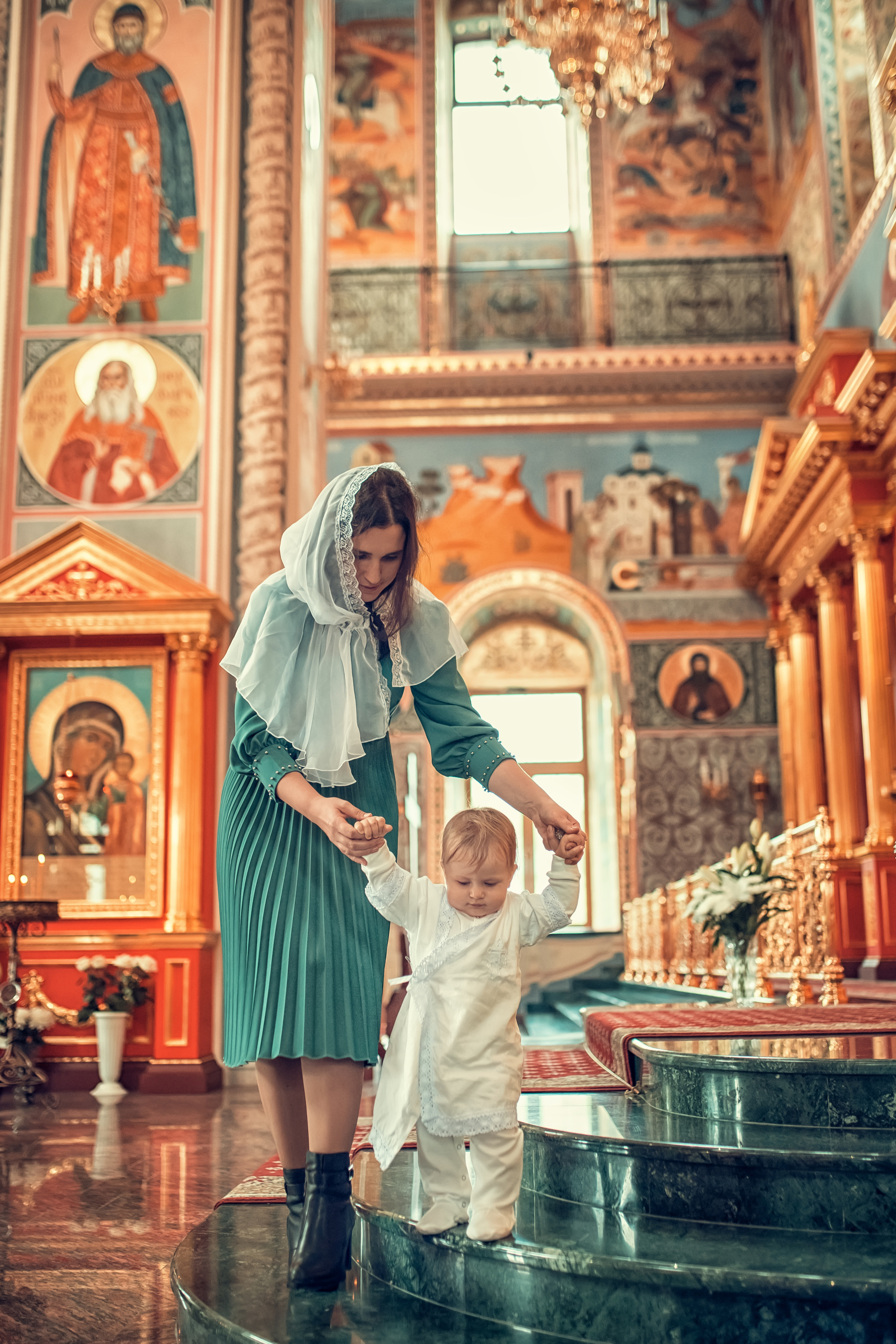 Таинство Крещения Катюши в Георгиевском храме. Екатерина Крапивина фотограф церковных Таинств в Нижний Новгороде
