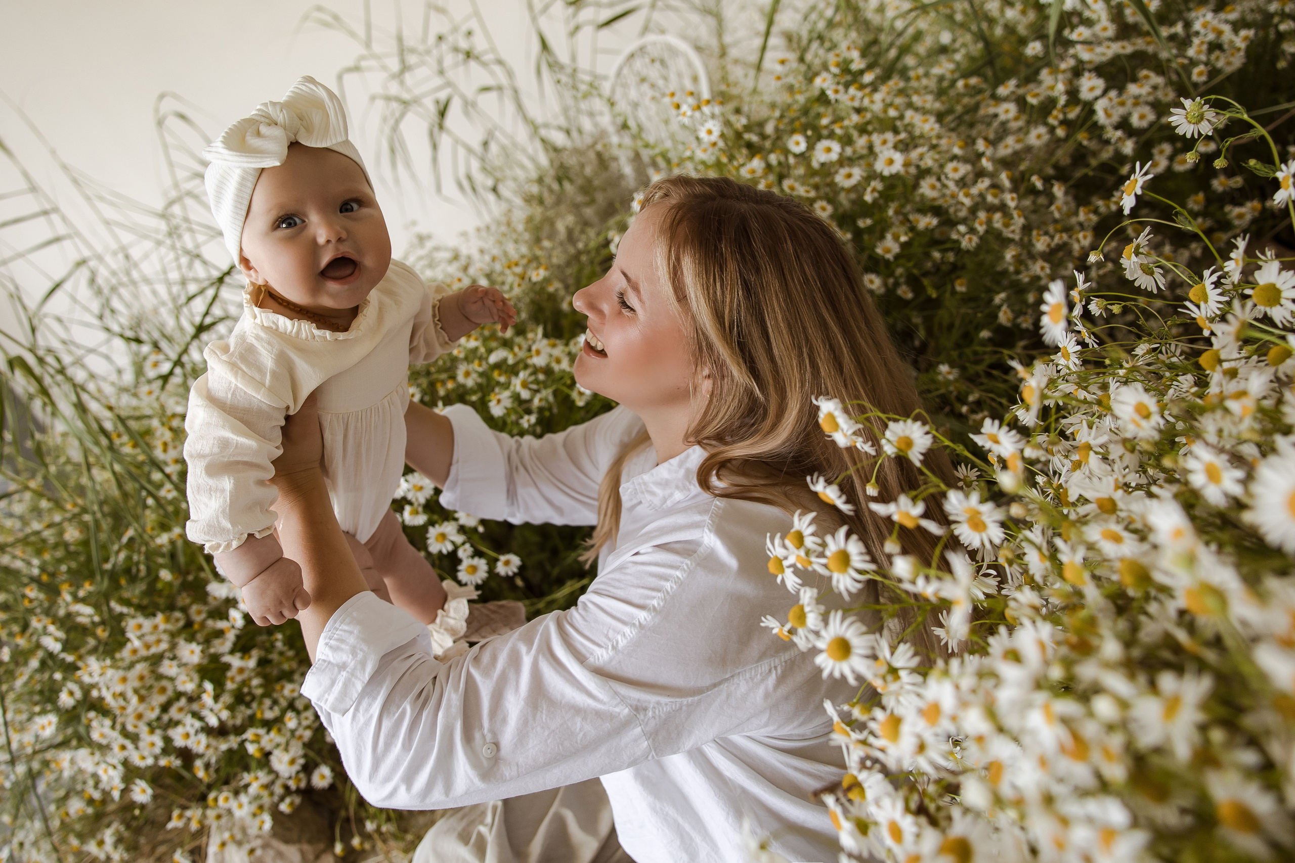 Фотосессия с ромашками мамы и дочки в Тольятти. Свадебный и семейный фотограф в Самаре и Тольятти | Елена Топанцева