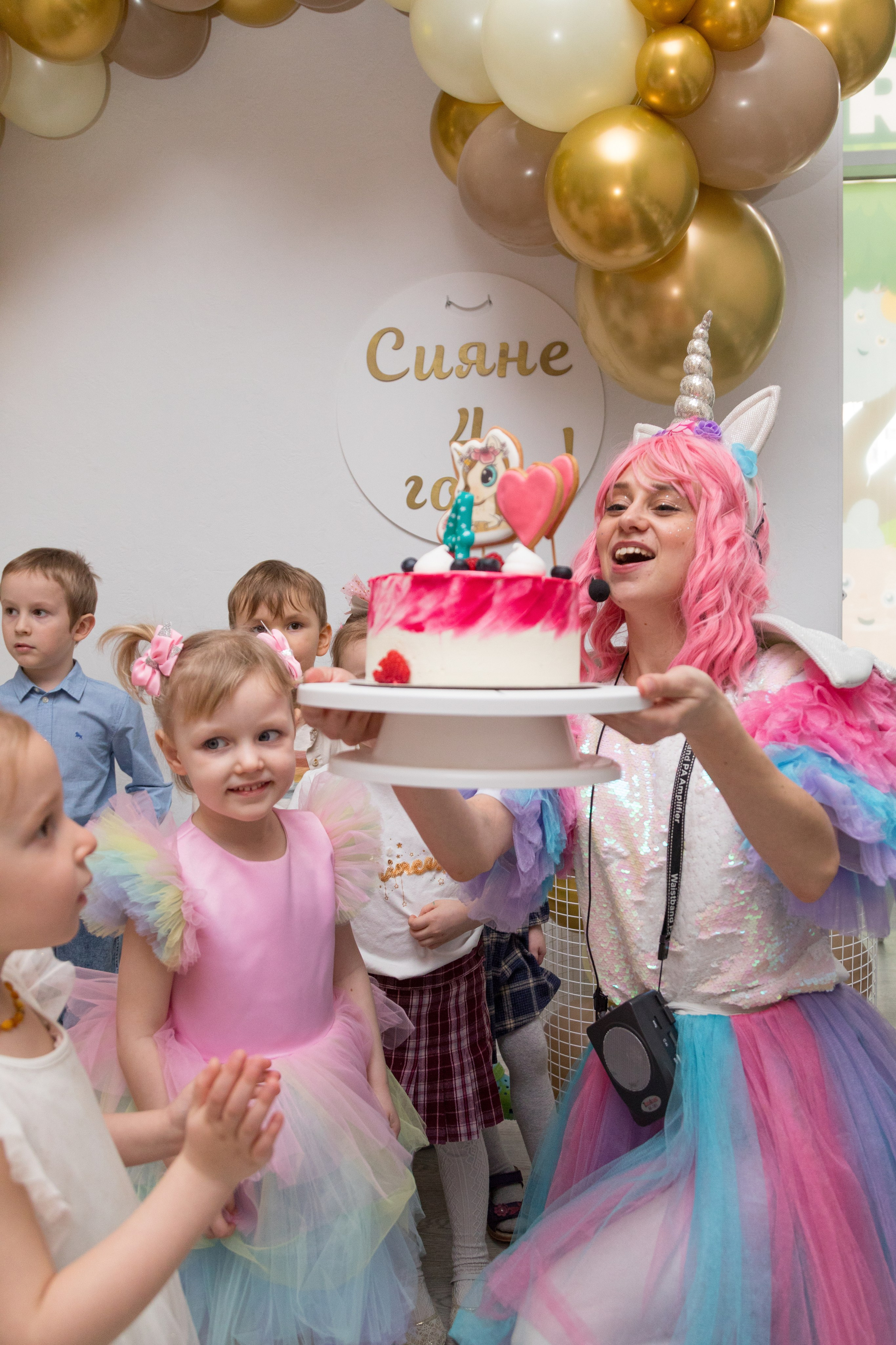 День рождения Сияны, 4 года, детский игровой центр Mimiloft. Детский и контент фотограф Надя Волкова Санкт-Петербург