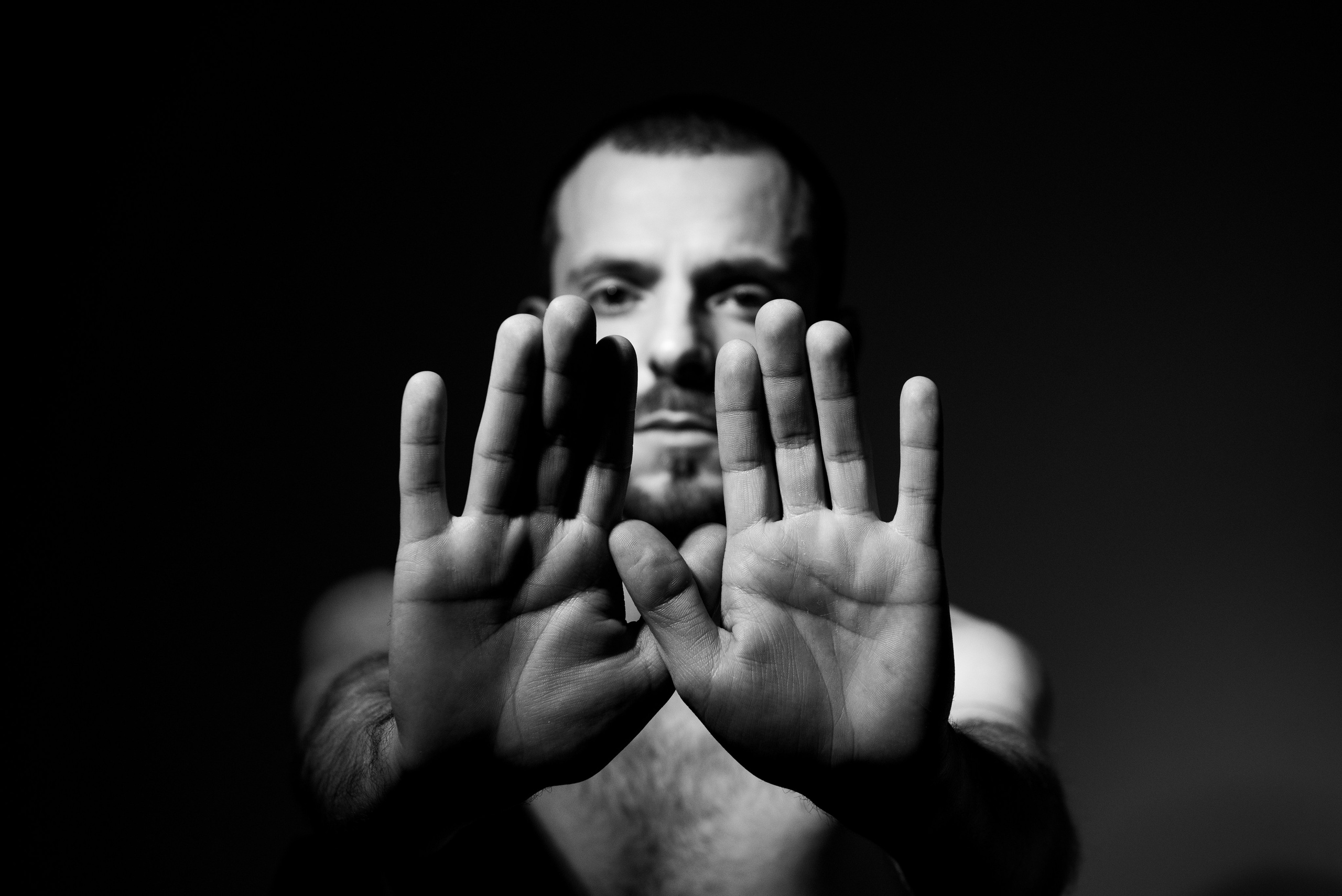 Юрий/ню/18+. Портретный и архитектурный фотограф в Москве и Санкт-Петербурге