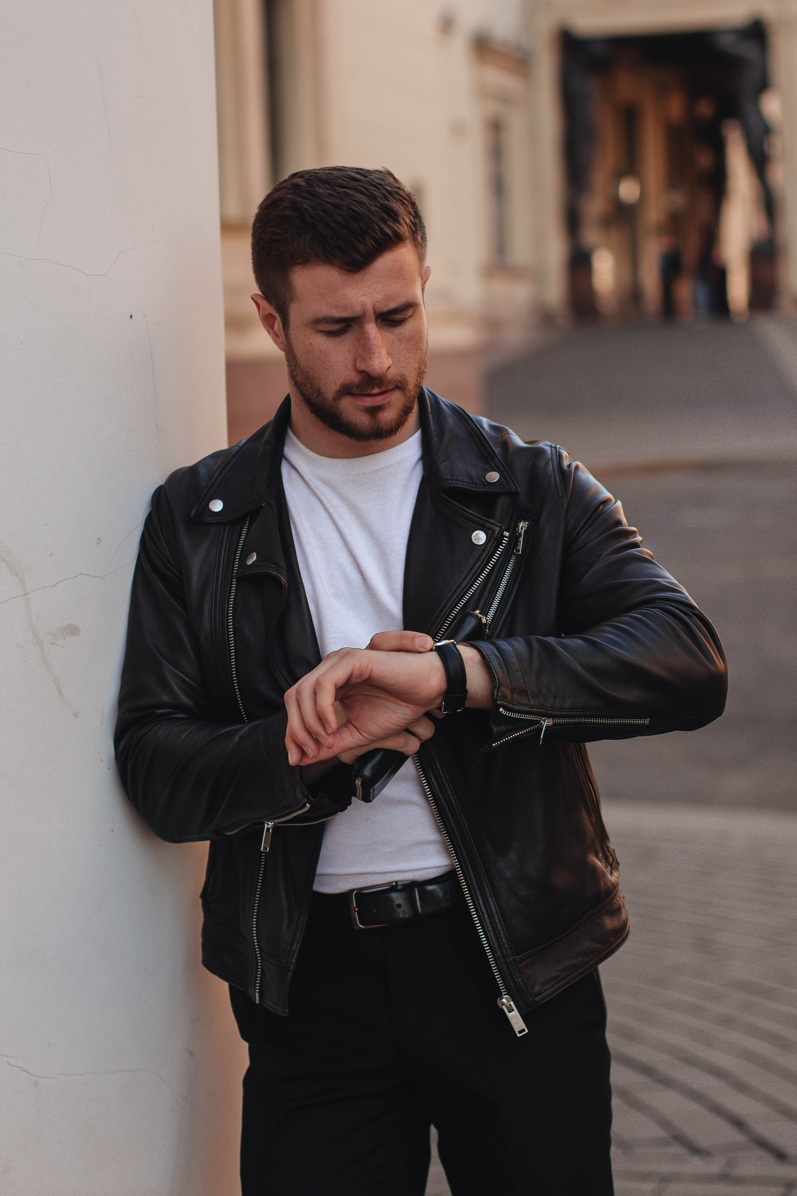 Дмитрий, 187 см, 50-52. KED Production — продакшн из СПб. Создаём фото, видео и контент, который помогает брендам и селлерам продавать больше