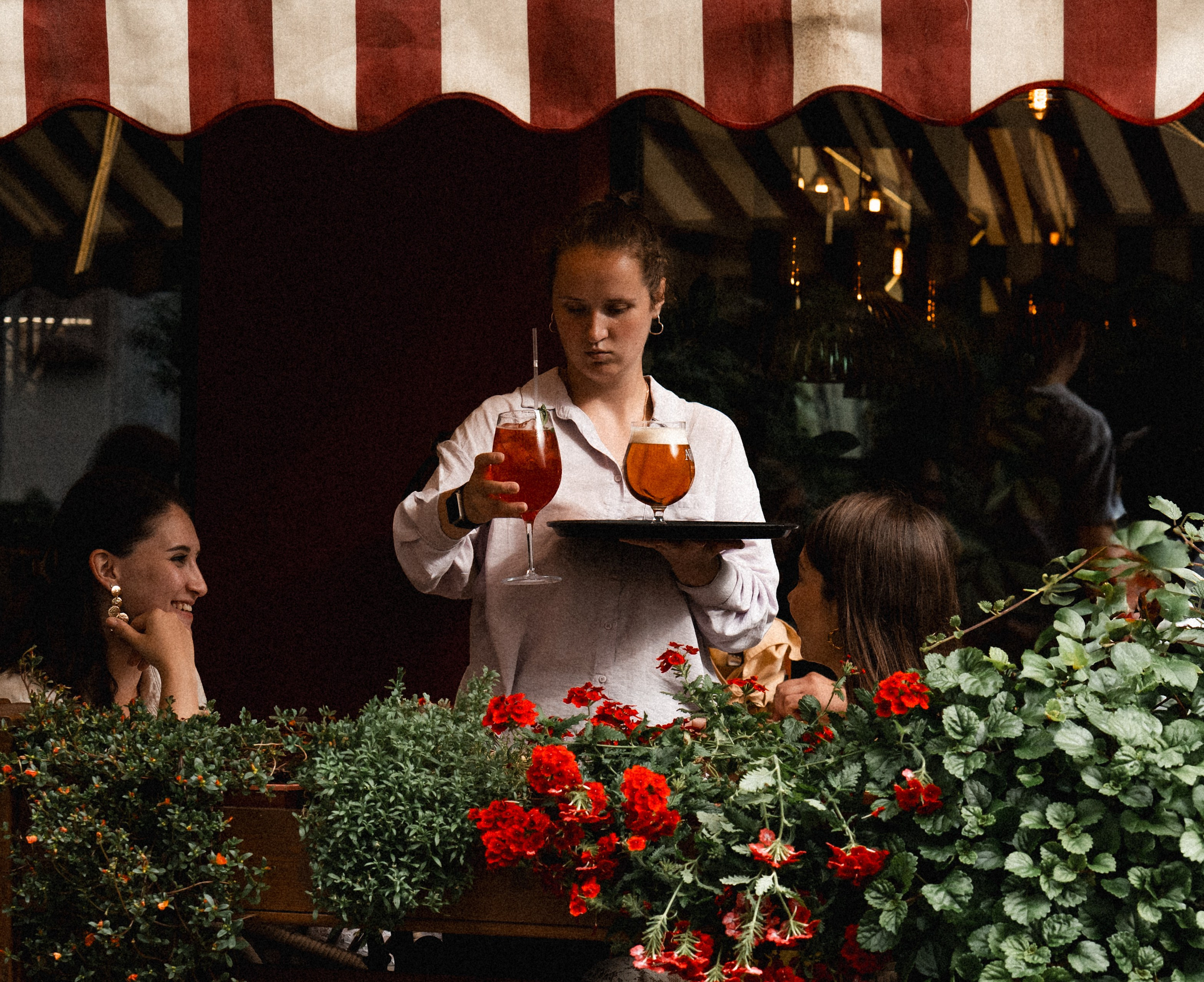 Street. Если ты на Земле — звони